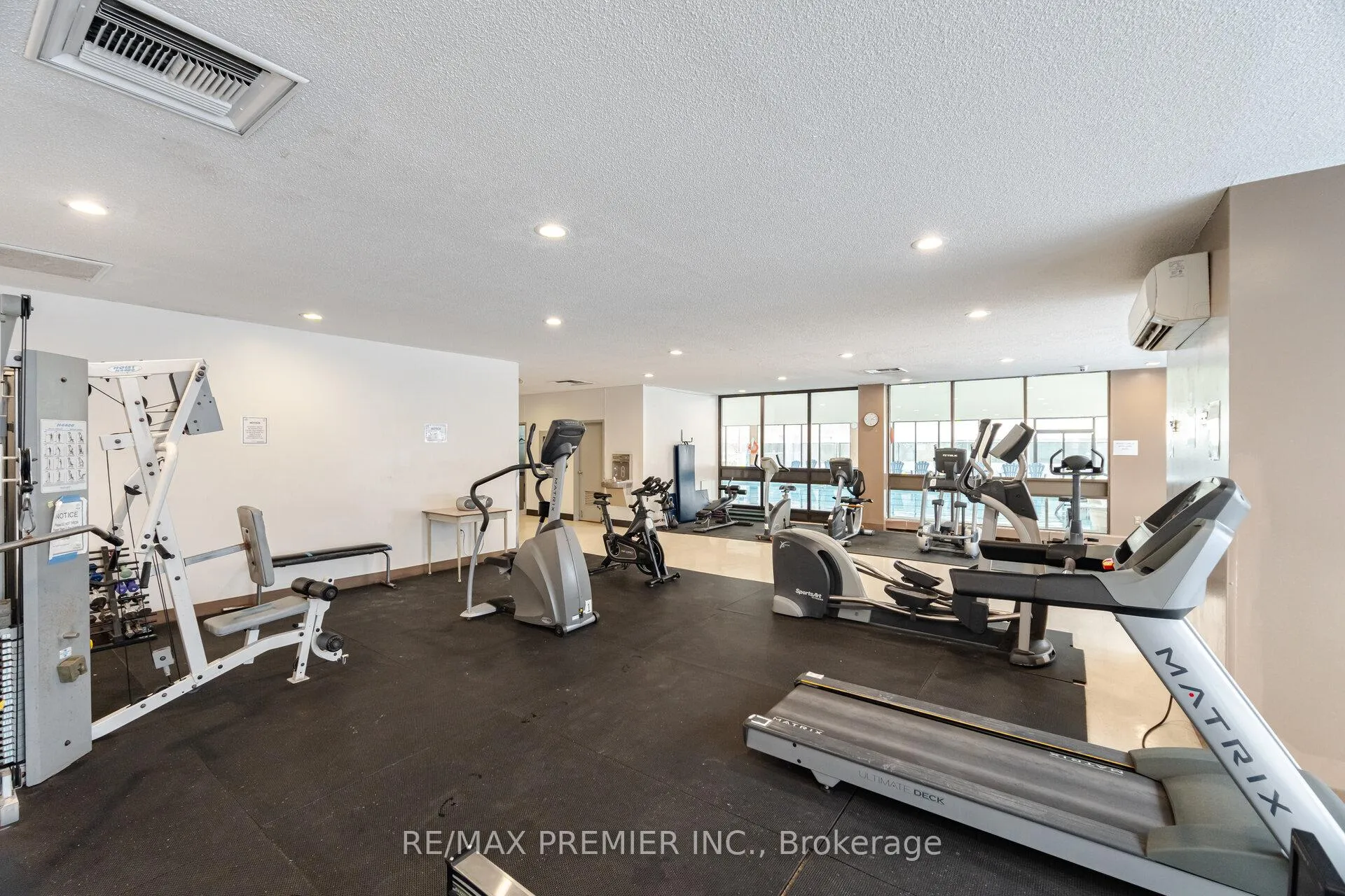 Photo 37 of Unit 701, 1 Four Winds Drive, North York, York University Heights — HOMEH
