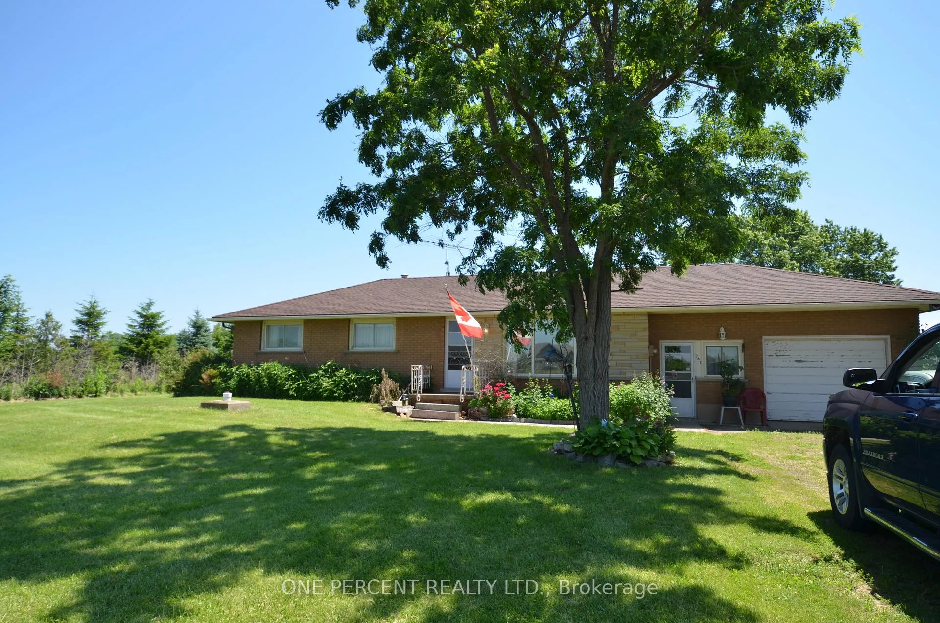 Photo 1 of 207 Mountain Road, Grimsby, Grimsby Escarpment — HOMEH