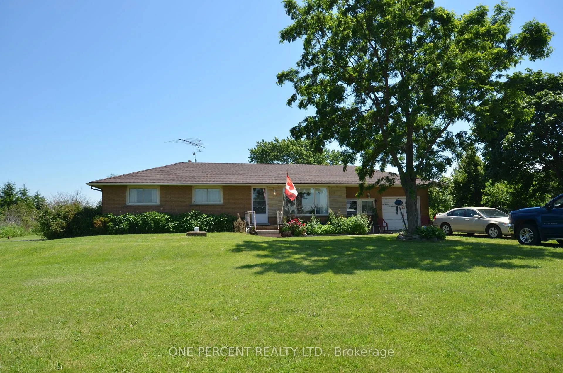 Photo 2 of 207 Mountain Road, Grimsby, Grimsby Escarpment — HOMEH