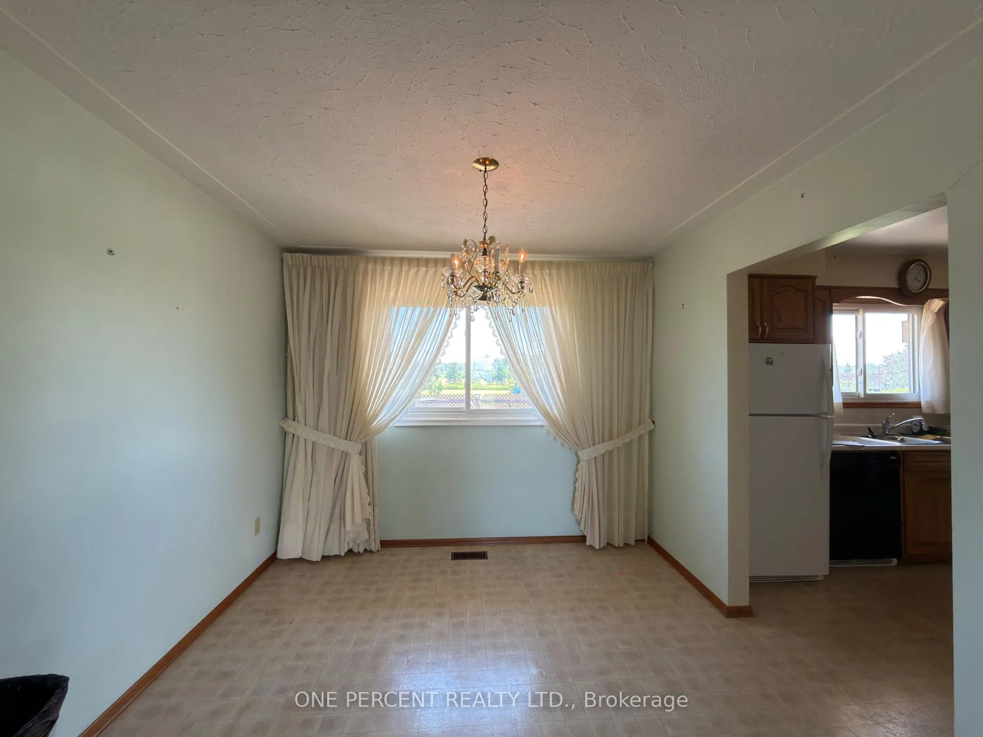 Photo 12 of 207 Mountain Road, Grimsby, Grimsby Escarpment — HOMEH