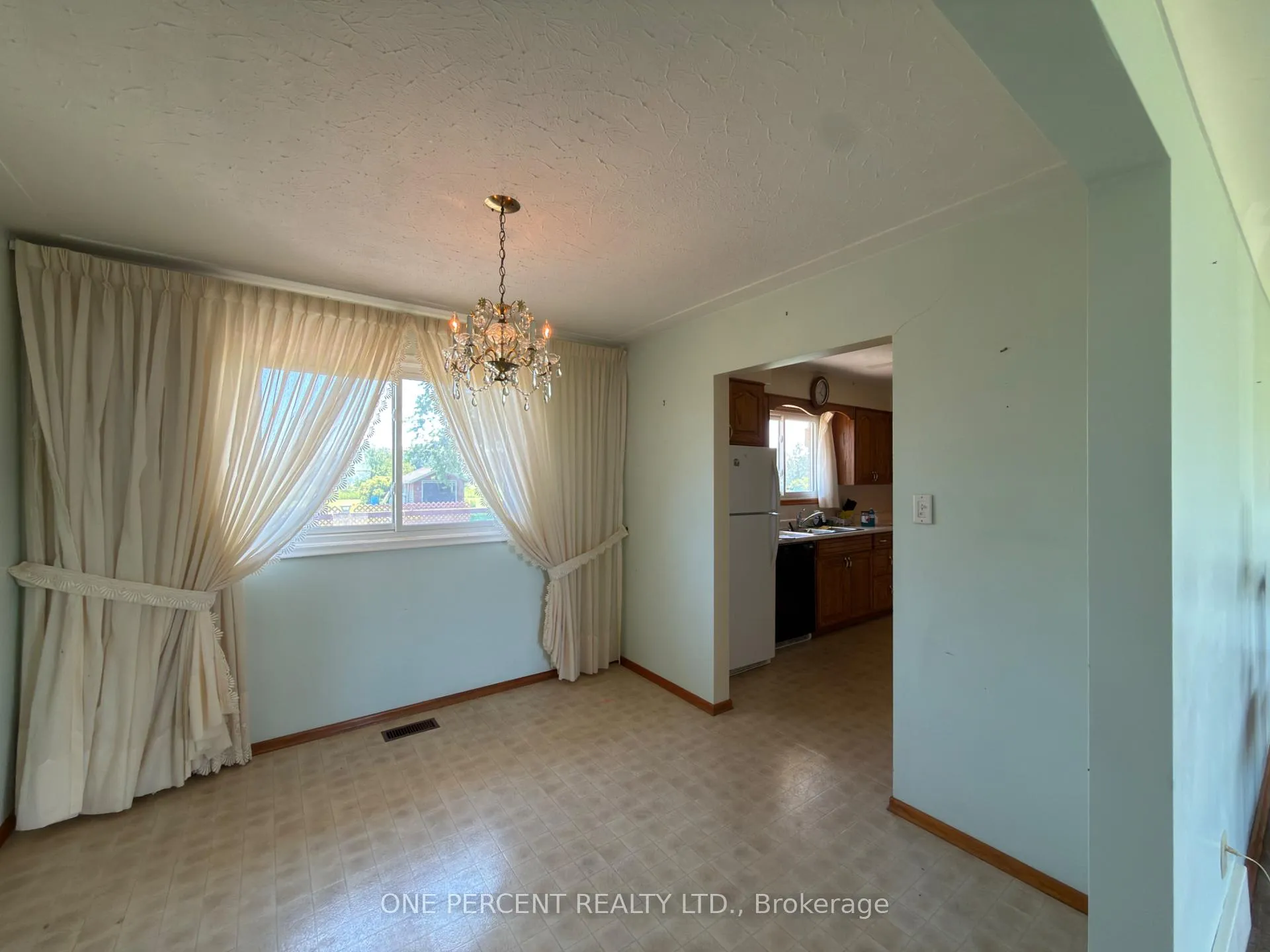 Photo 14 of 207 Mountain Road, Grimsby, Grimsby Escarpment — HOMEH