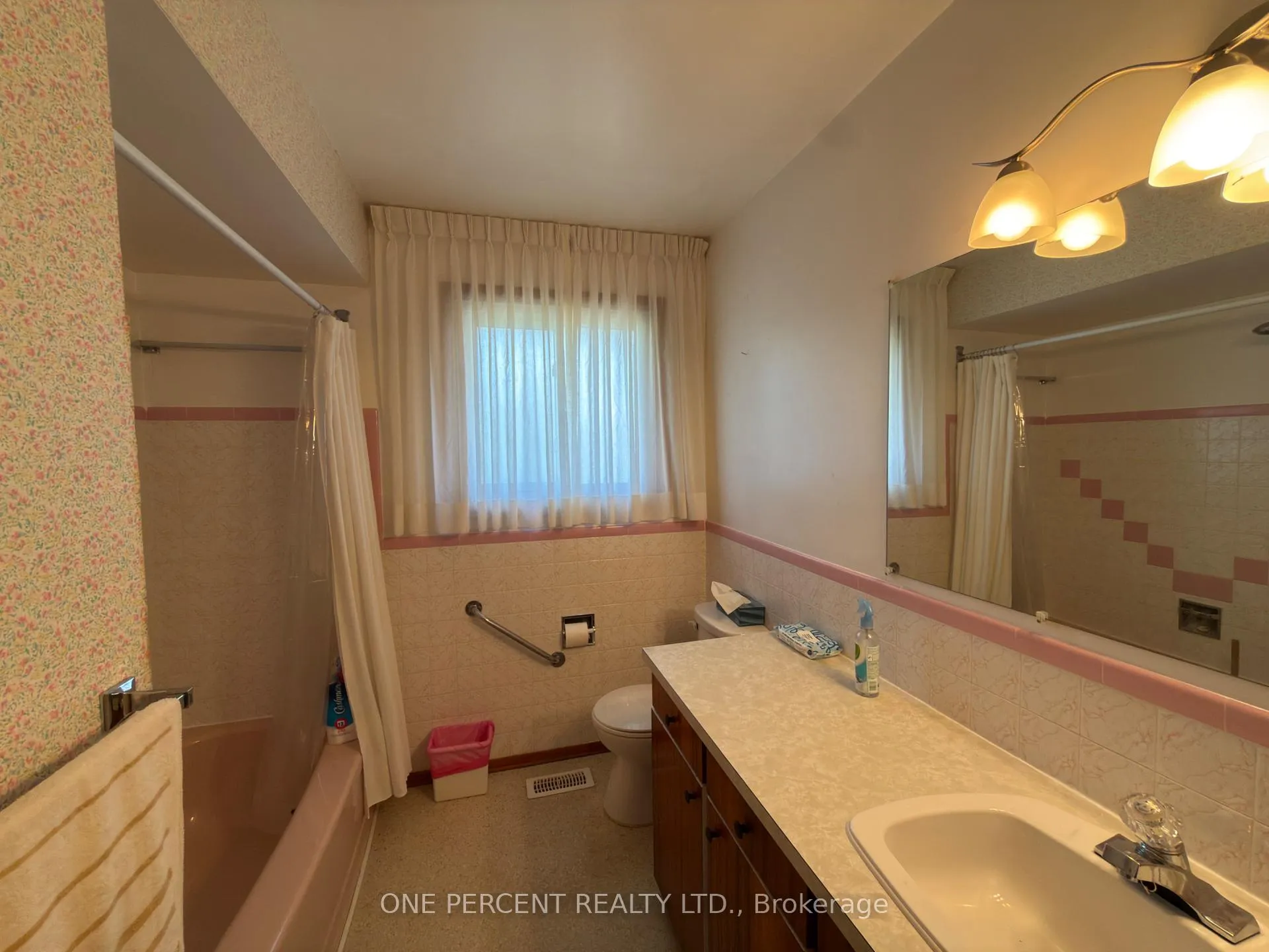 Photo 15 of 207 Mountain Road, Grimsby, Grimsby Escarpment — HOMEH