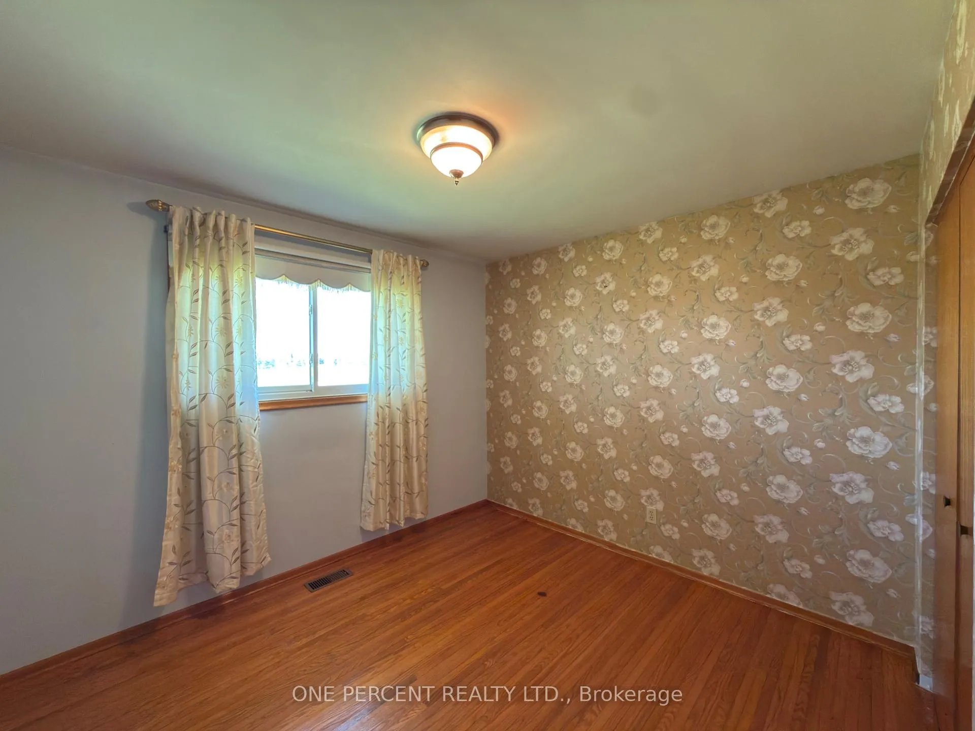Photo 20 of 207 Mountain Road, Grimsby, Grimsby Escarpment — HOMEH