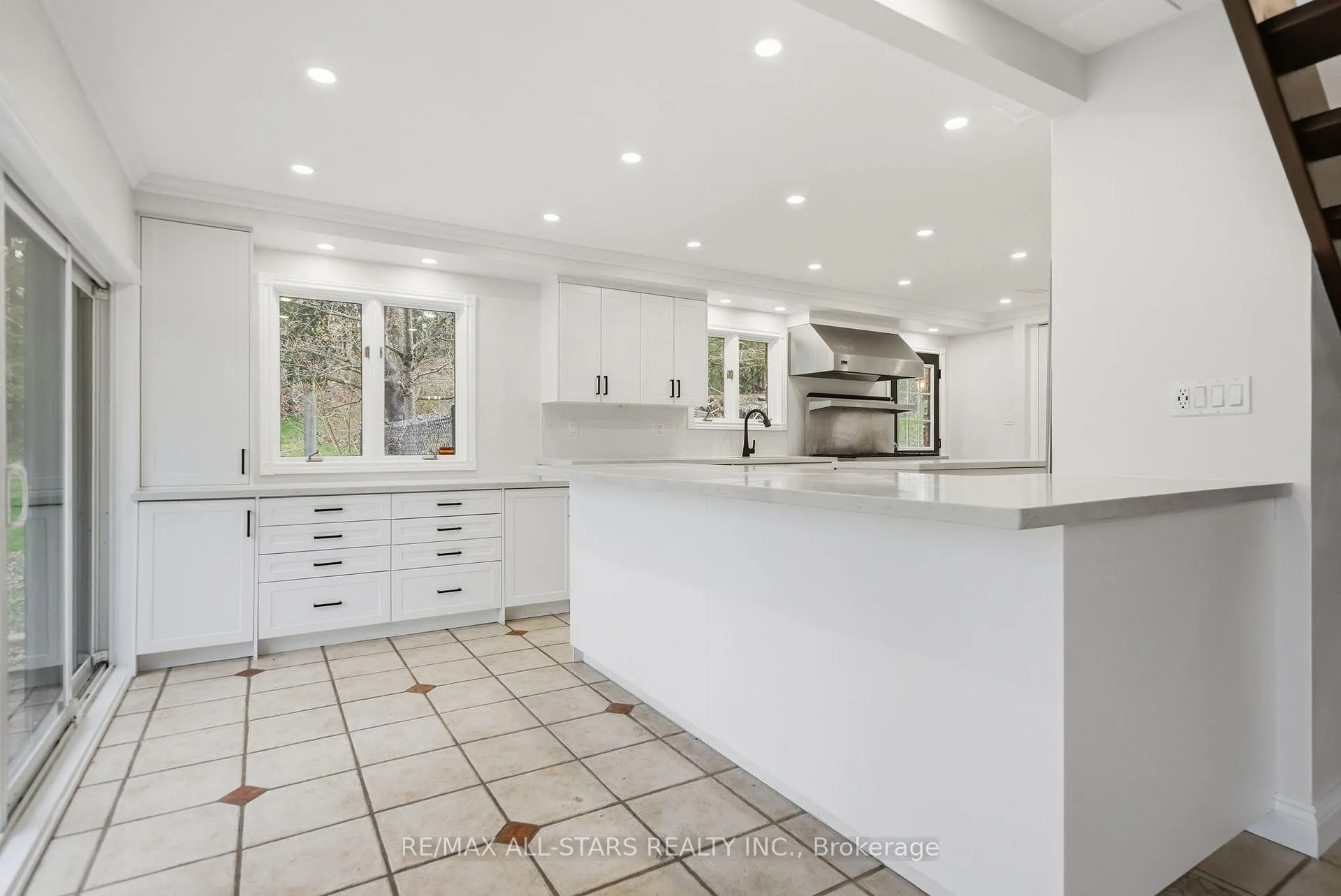 Photo 16 of 2580 Lakeridge Road, Uxbridge, Rural Uxbridge — HOMEH