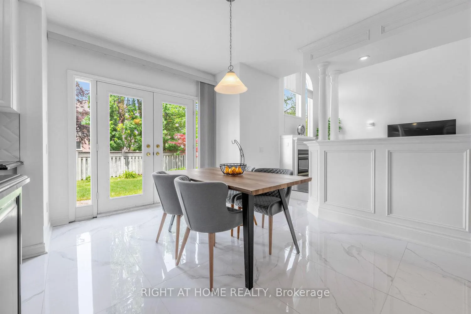 Photo 13 of 4145 Bonavista Crescent, Burlington, Rose — HOMEH