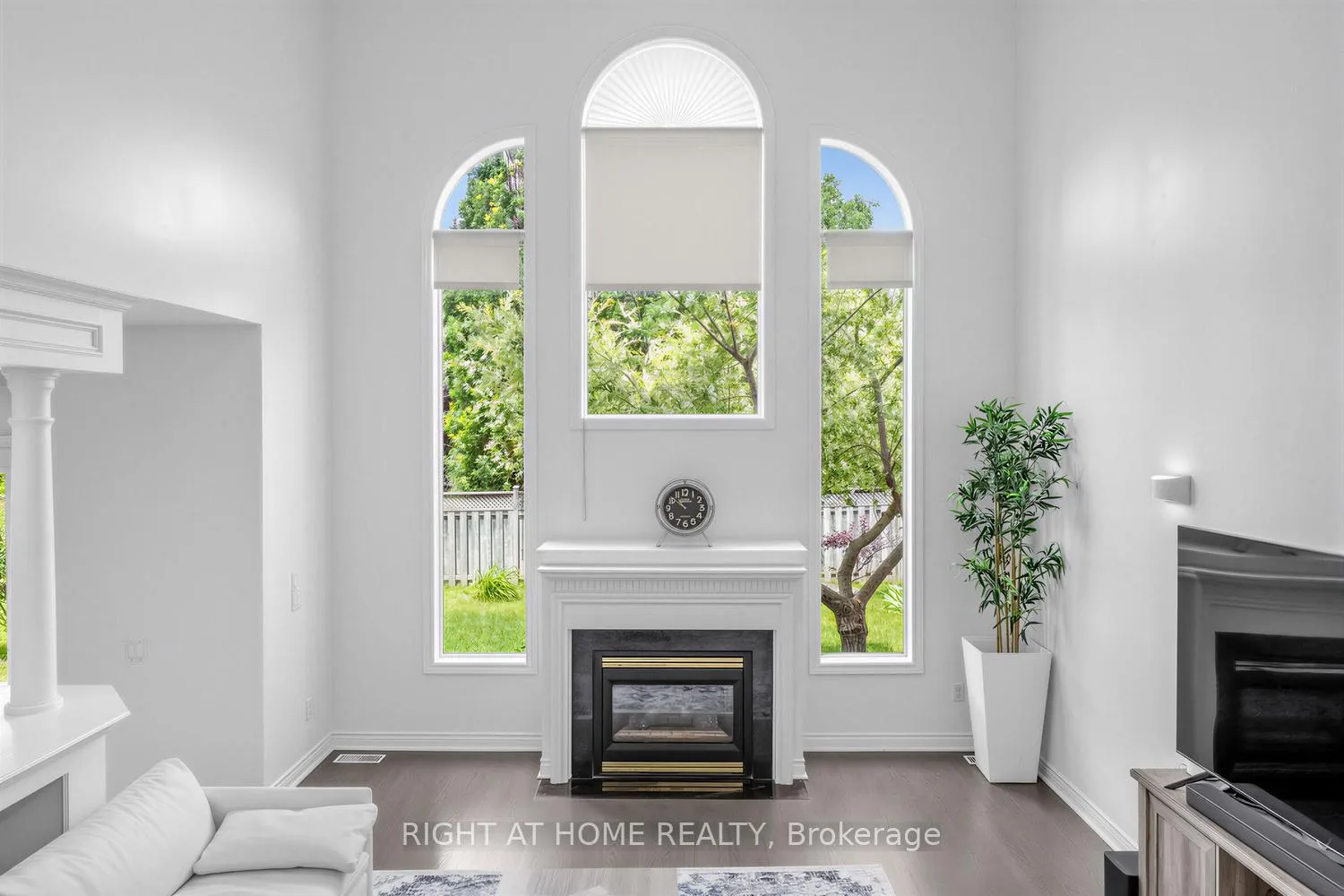 Photo 18 of 4145 Bonavista Crescent, Burlington, Rose — HOMEH