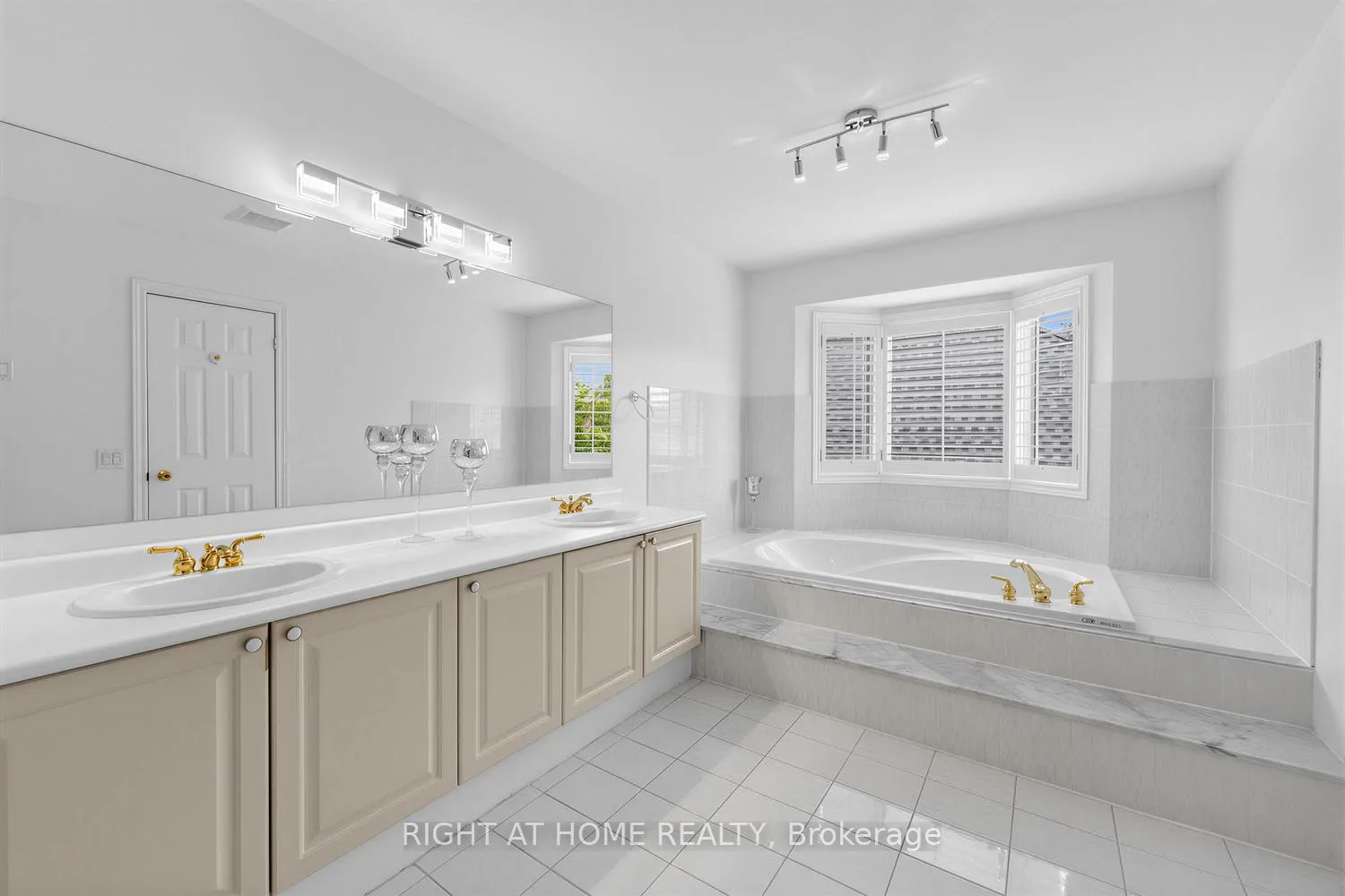 Photo 28 of 4145 Bonavista Crescent, Burlington, Rose — HOMEH