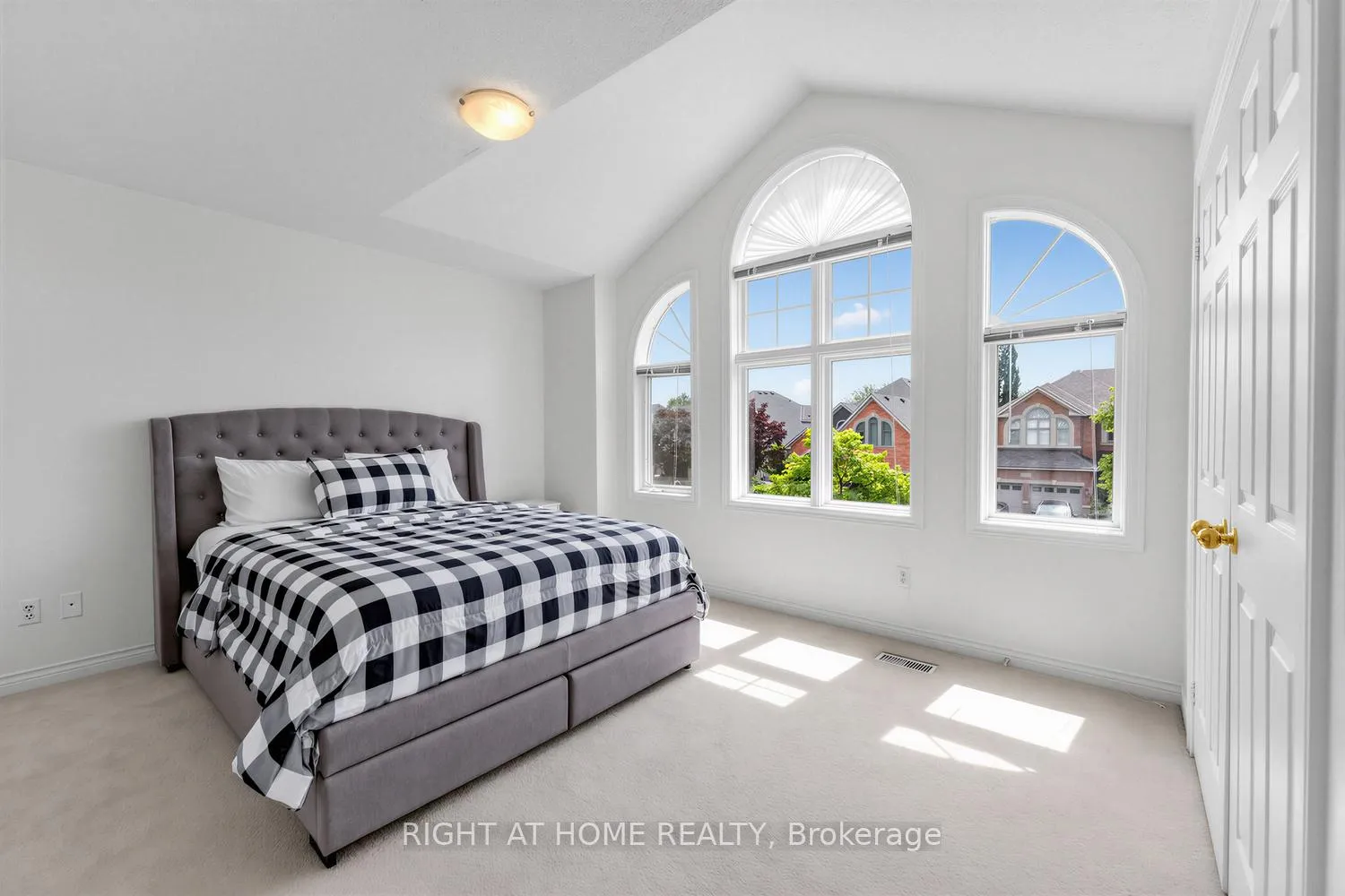 Photo 29 of 4145 Bonavista Crescent, Burlington, Rose — HOMEH
