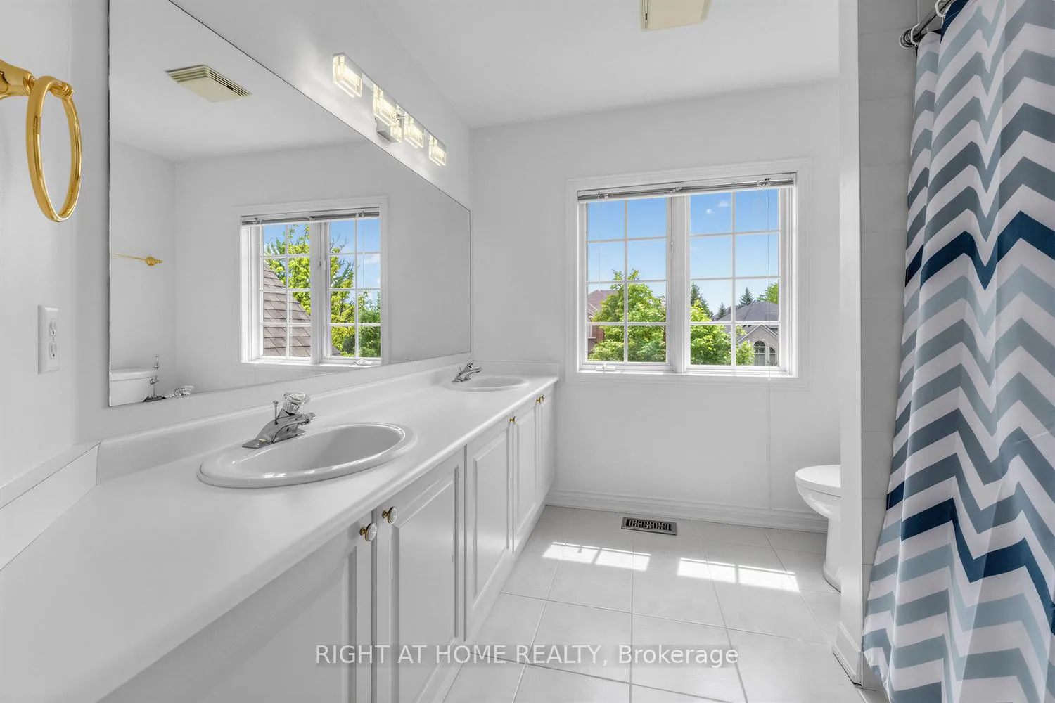 Photo 32 of 4145 Bonavista Crescent, Burlington, Rose — HOMEH