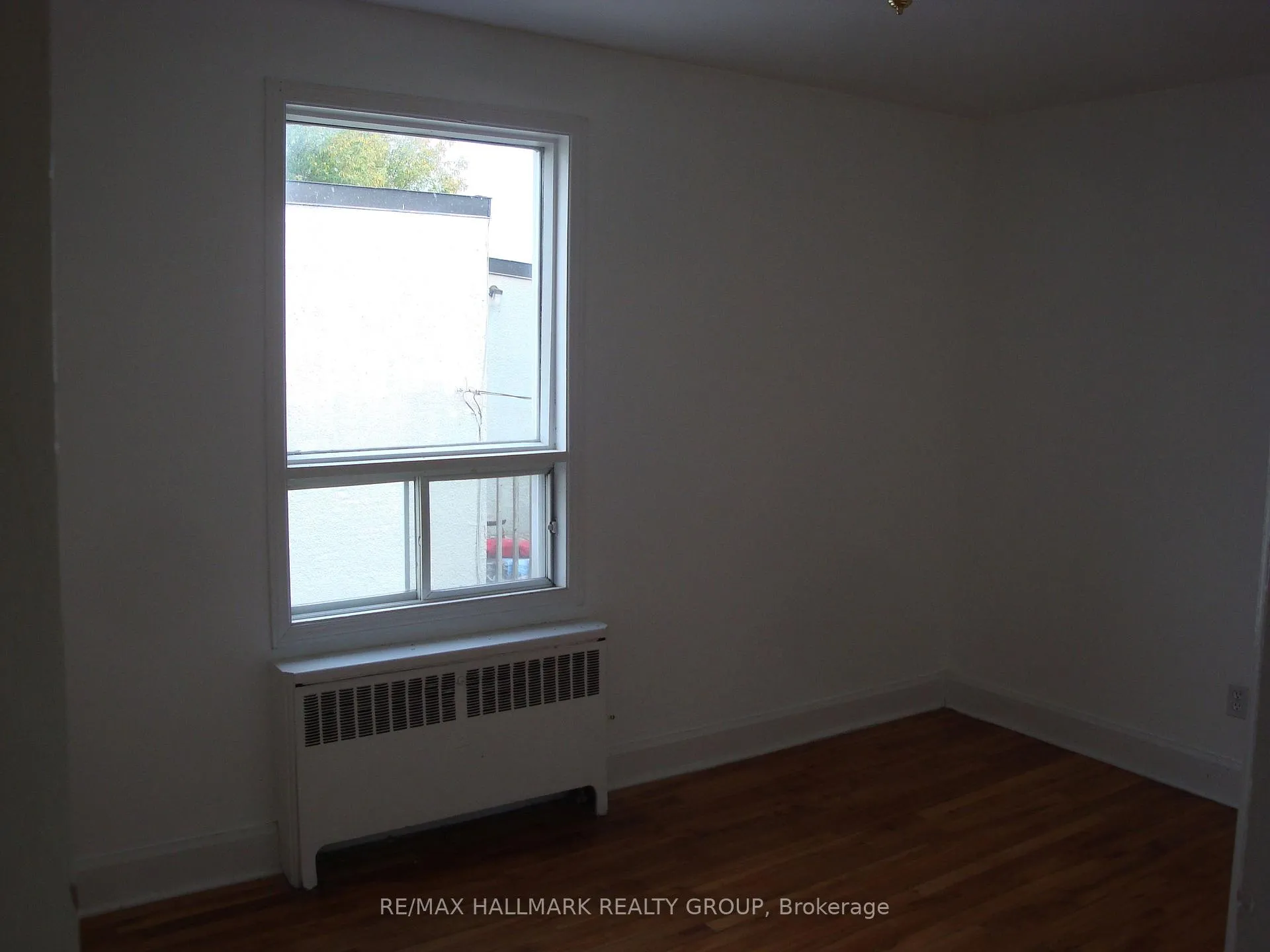 Photo 5 of 142 Ste Cecile Street, Ottawa, Vanier — HOMEH