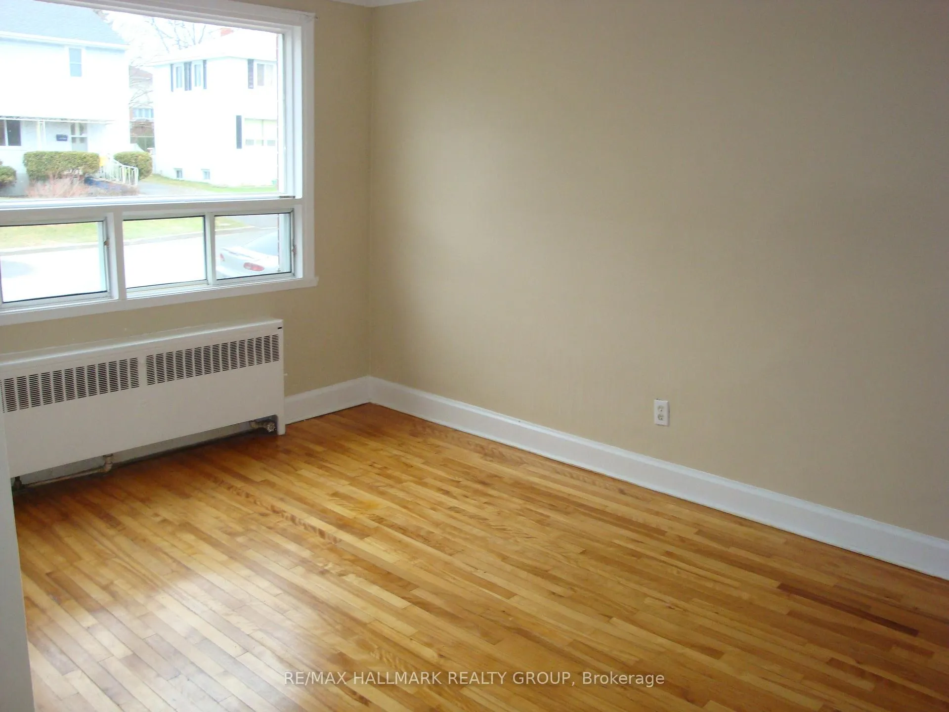 Photo 17 of 142 Ste Cecile Street, Ottawa, Vanier — HOMEH
