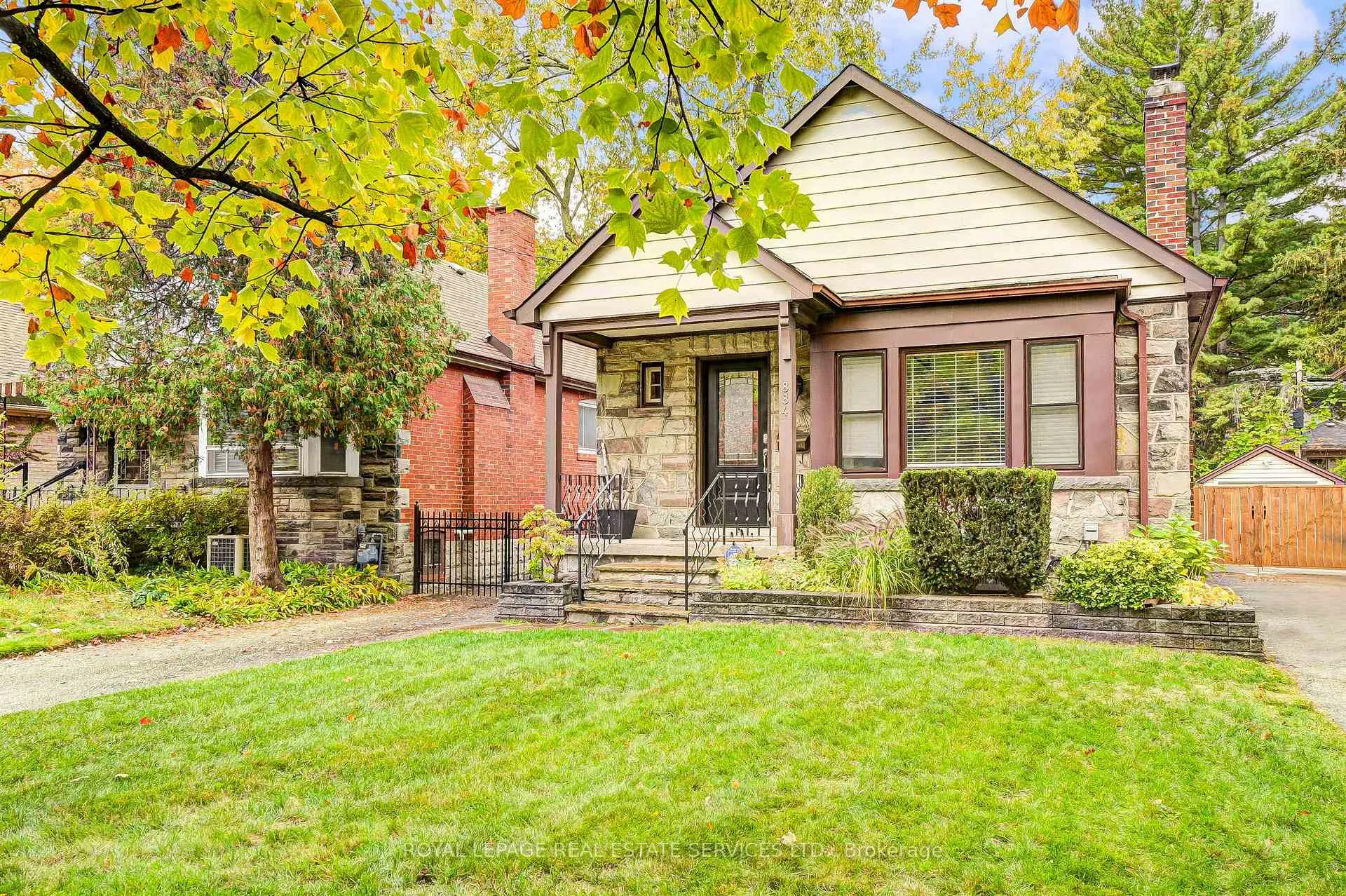 Photo 1 of 884 Royal York Road, Etobicoke, Stonegate-Queensway — HOMEH