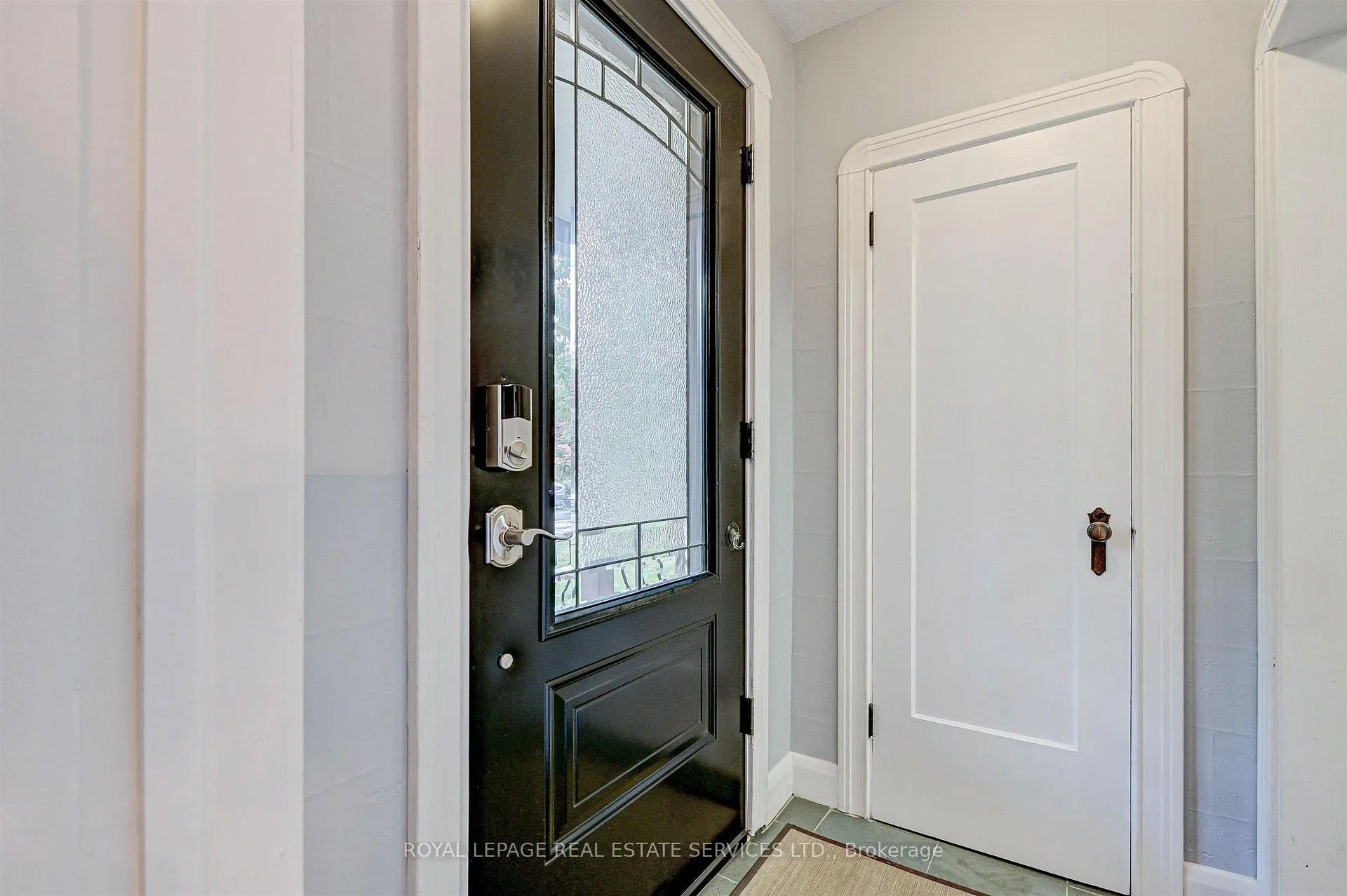 Photo 3 of 884 Royal York Road, Etobicoke, Stonegate-Queensway — HOMEH