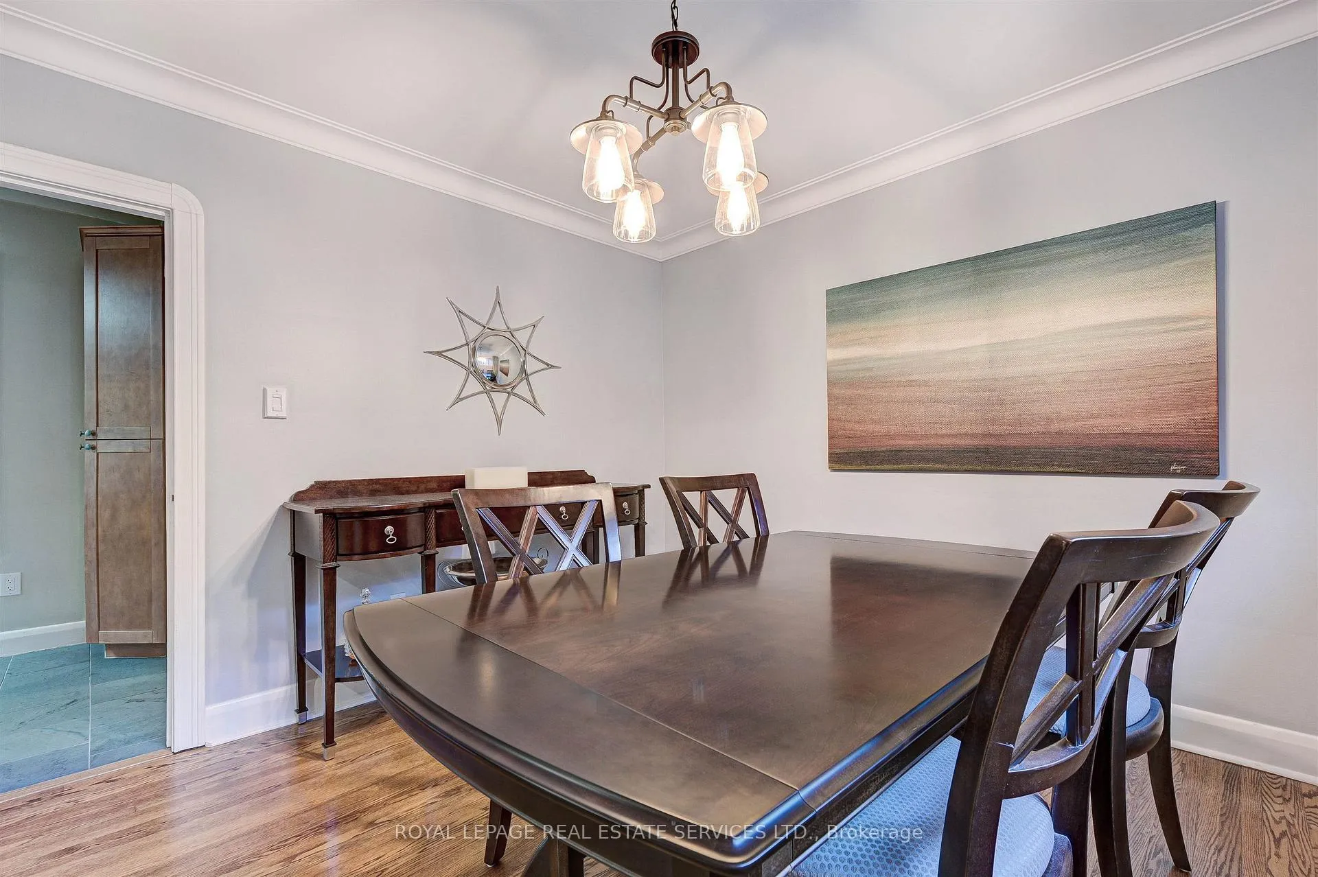 Photo 9 of 884 Royal York Road, Etobicoke, Stonegate-Queensway — HOMEH