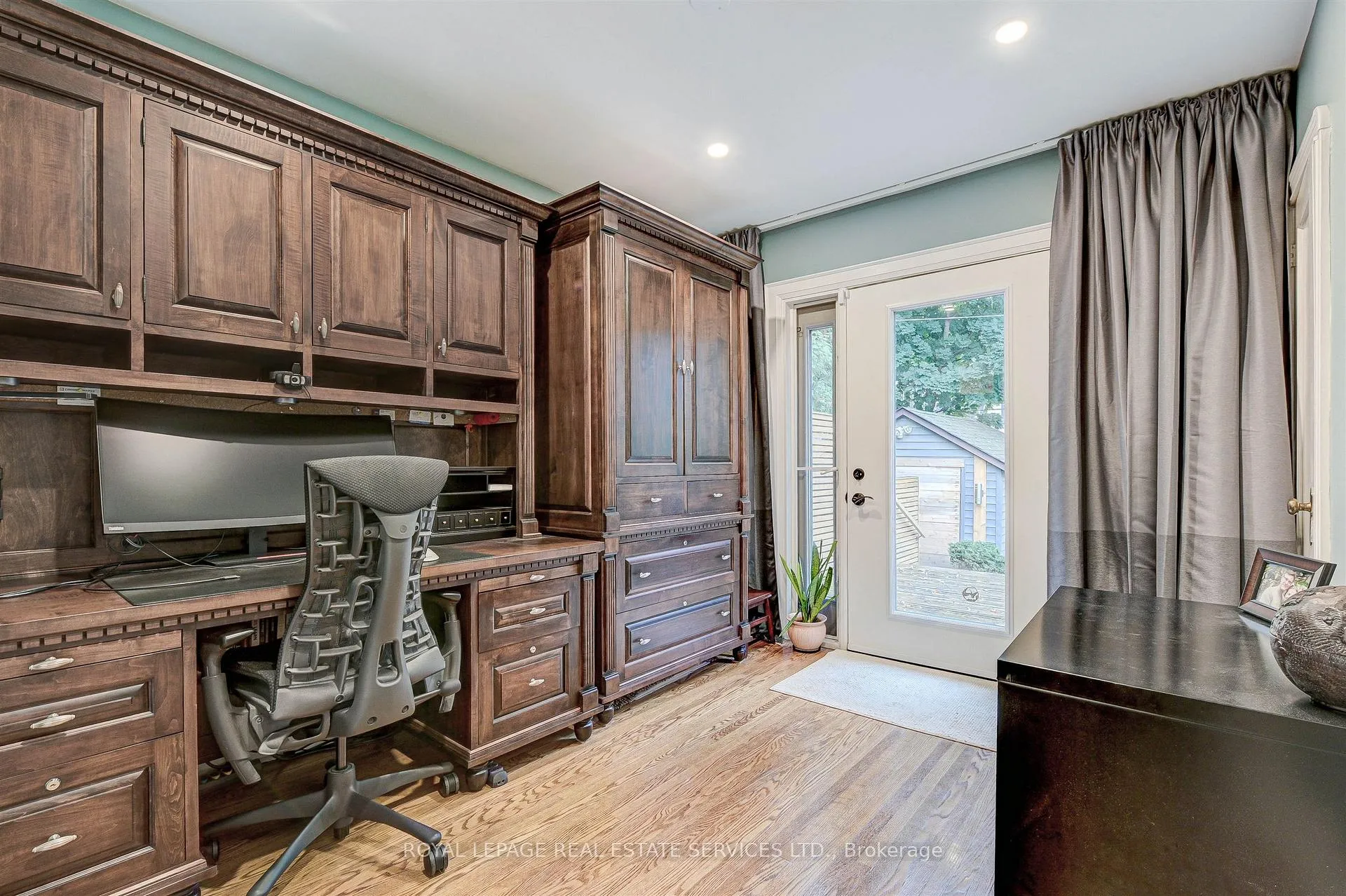 Photo 14 of 884 Royal York Road, Etobicoke, Stonegate-Queensway — HOMEH