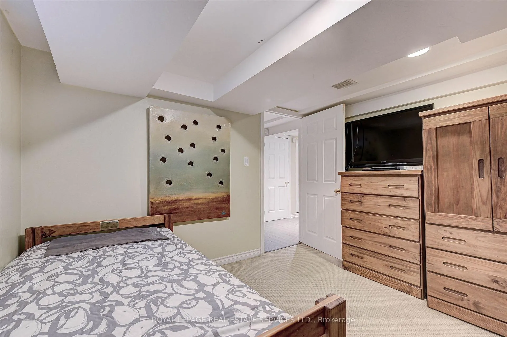Photo 23 of 884 Royal York Road, Etobicoke, Stonegate-Queensway — HOMEH