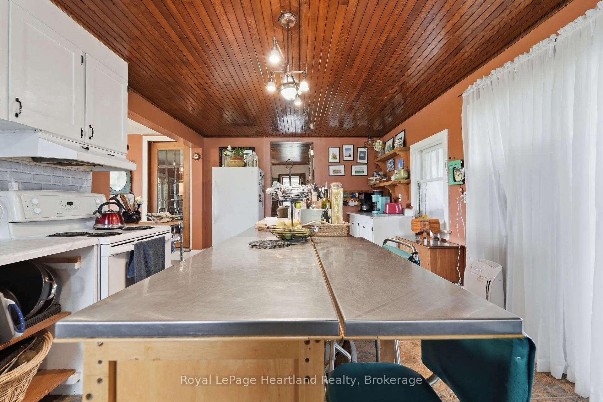 Photo 5 of 43882 Winthrop Road, Huron East, McKillop — HOMEH