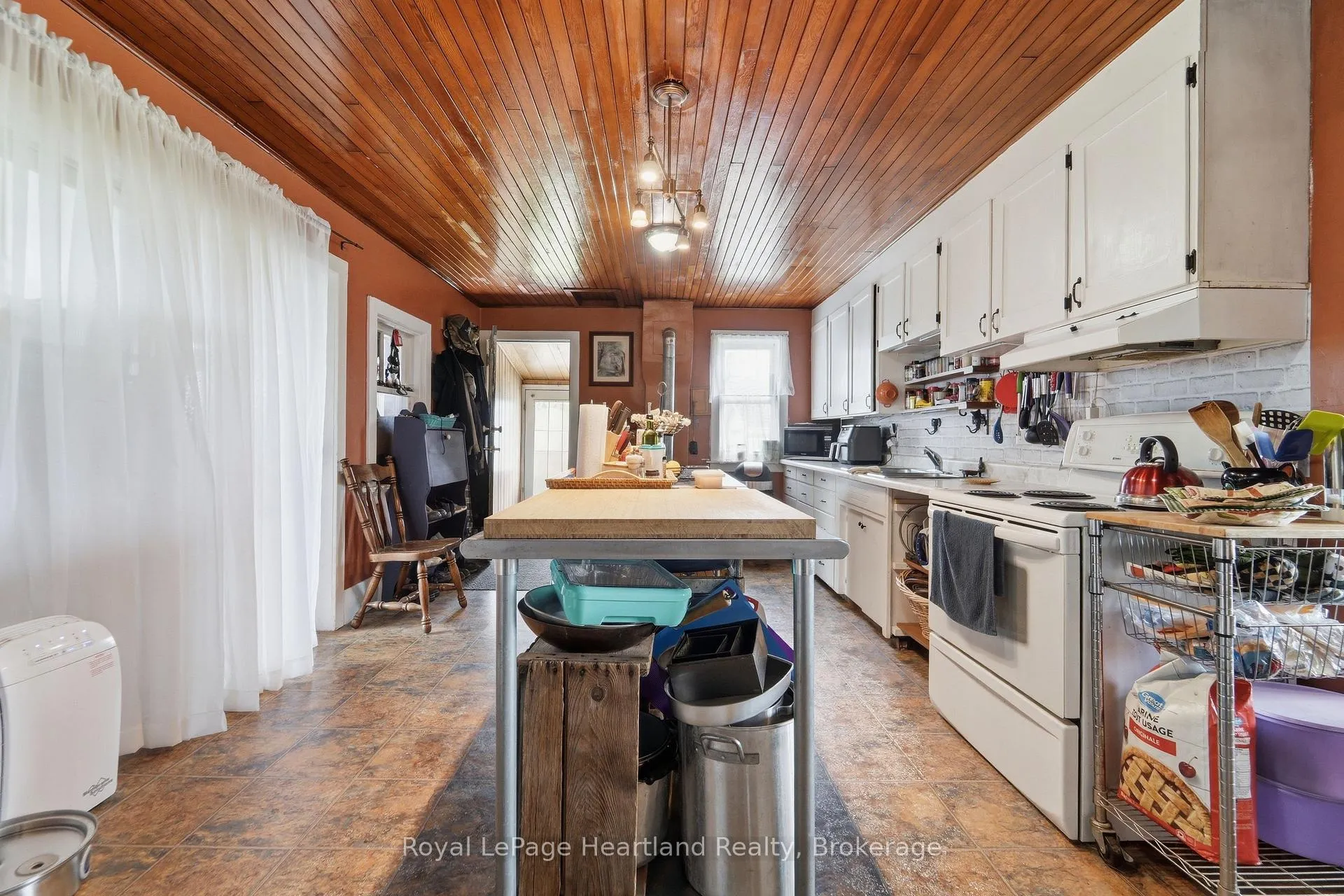 Photo 6 of 43882 Winthrop Road, Huron East, McKillop — HOMEH