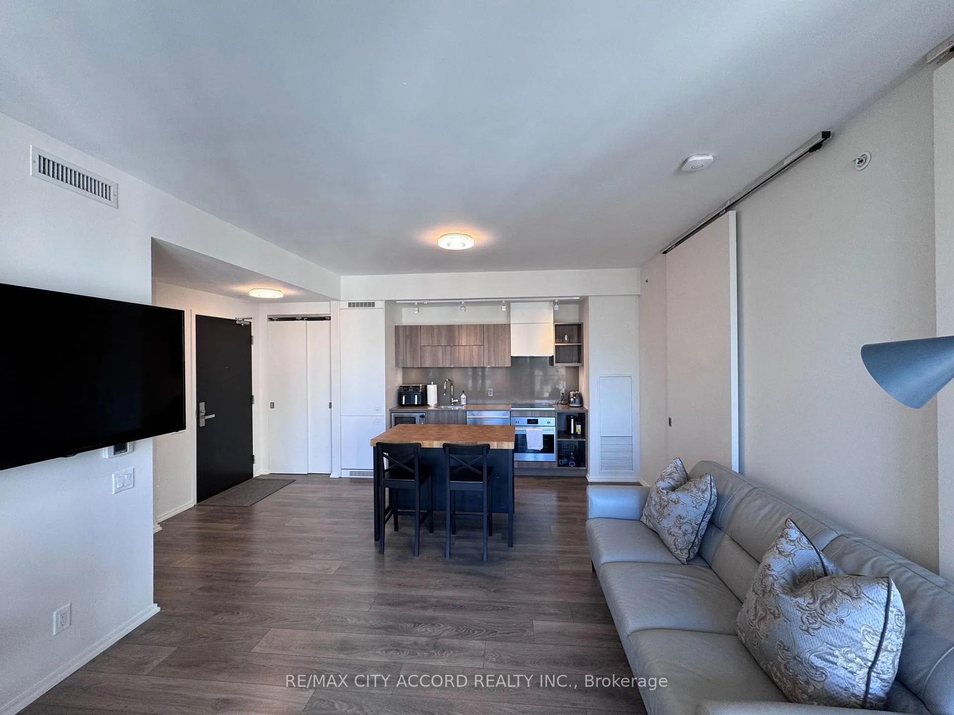 Photo 2 of Unit 1908, 125 Peter Street, Toronto, Waterfront Communities — HOMEH