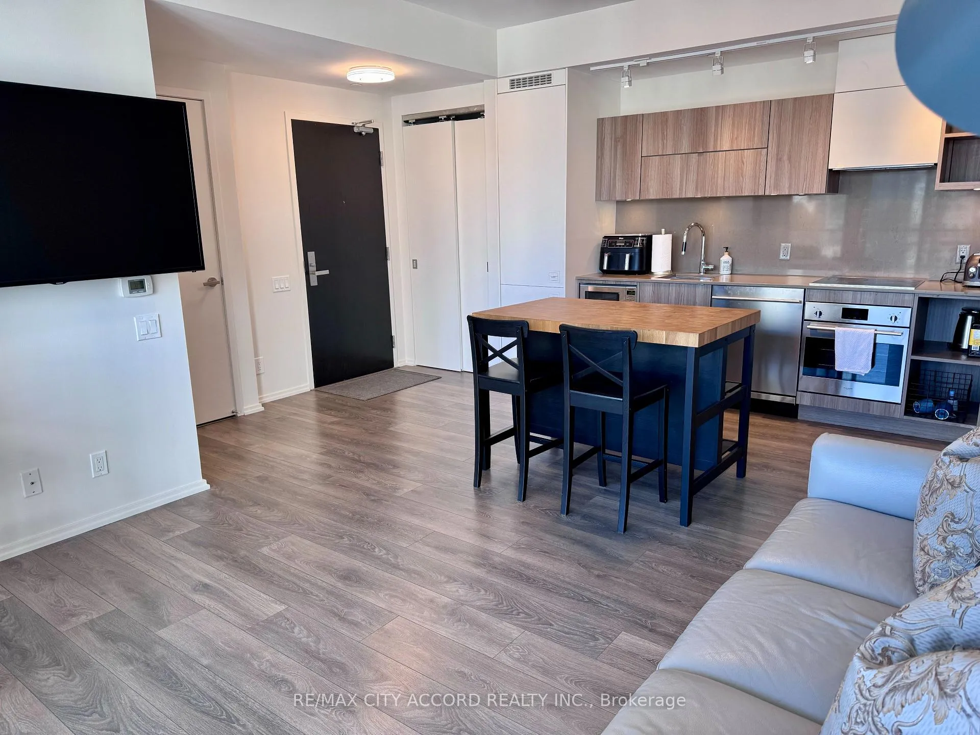 Photo 4 of Unit 1908, 125 Peter Street, Toronto, Waterfront Communities — HOMEH