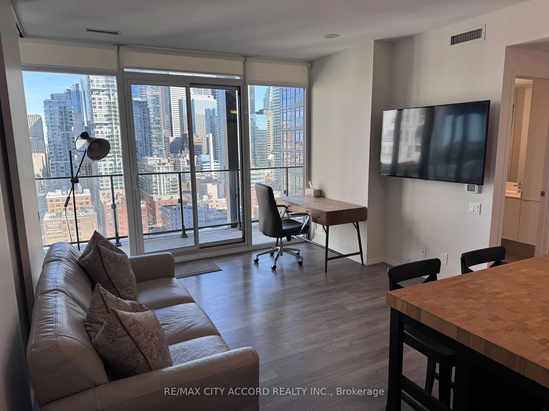 Photo 6 of Unit 1908, 125 Peter Street, Toronto, Waterfront Communities — HOMEH
