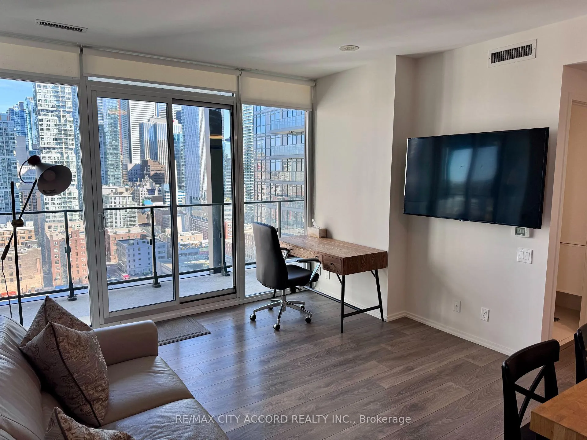 Photo 7 of Unit 1908, 125 Peter Street, Toronto, Waterfront Communities — HOMEH