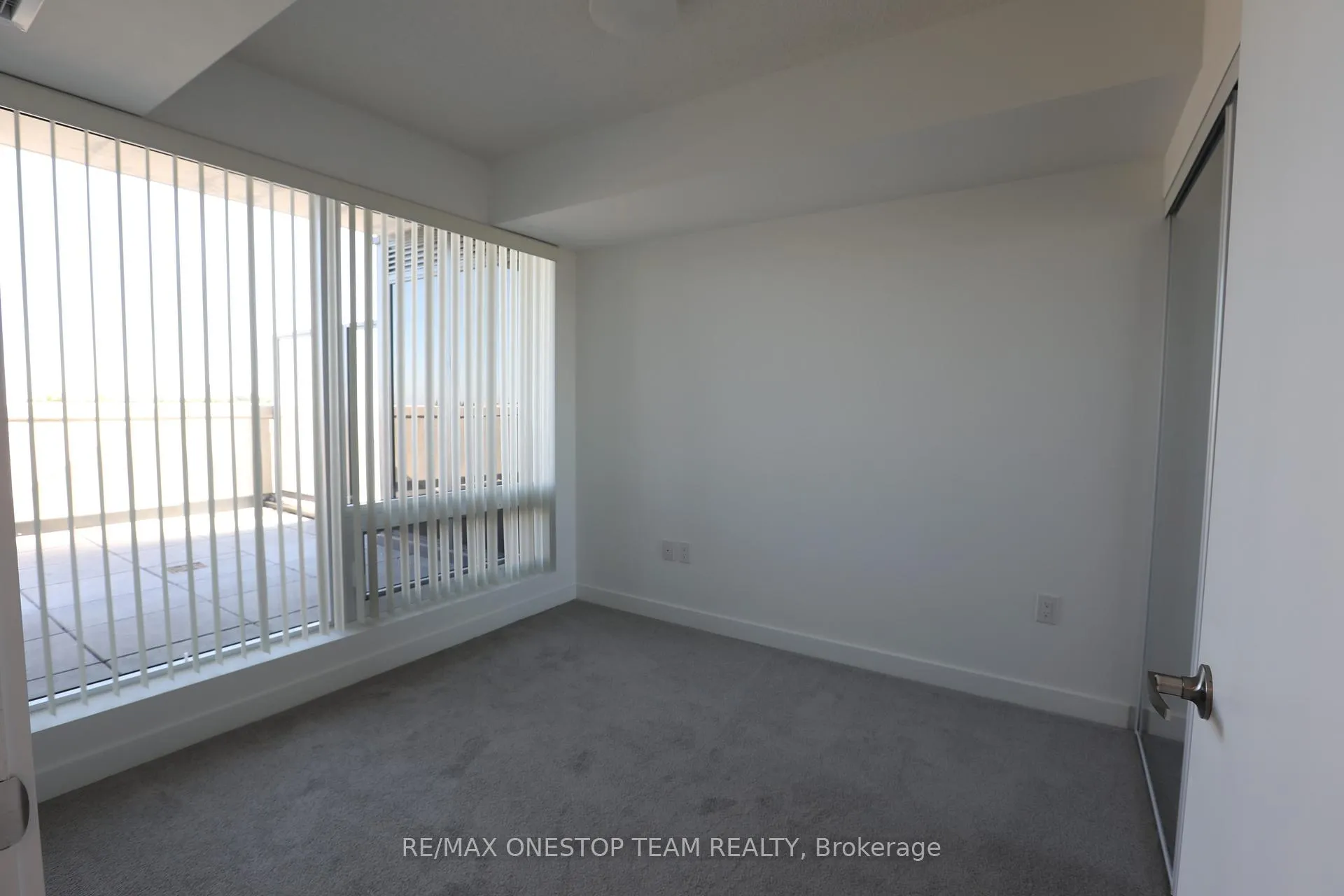 Photo 5 of Unit 527, 4010 Eglinton Avenue W, Etobicoke, Humber Heights — HOMEH