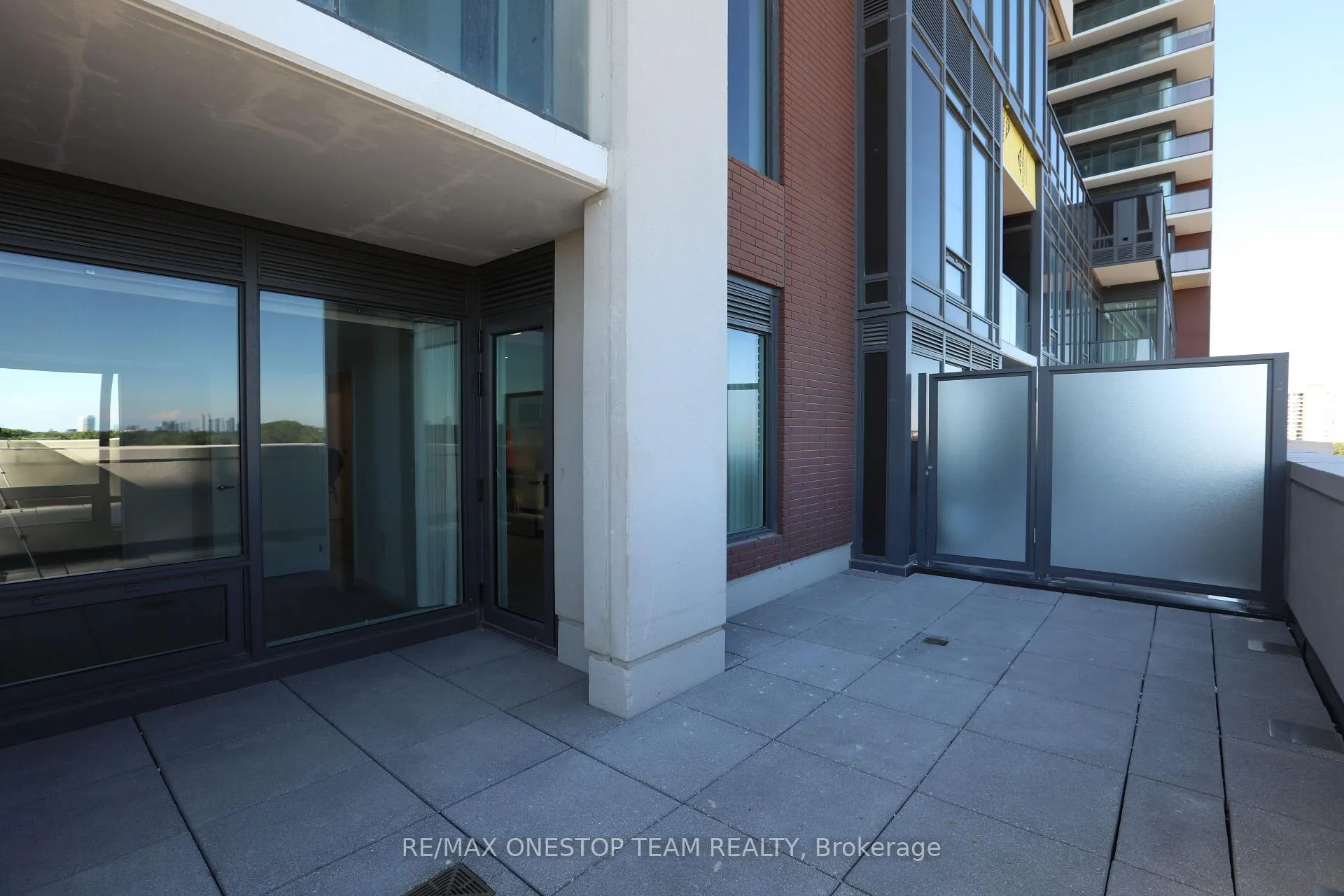 Photo 12 of Unit 527, 4010 Eglinton Avenue W, Etobicoke, Humber Heights — HOMEH