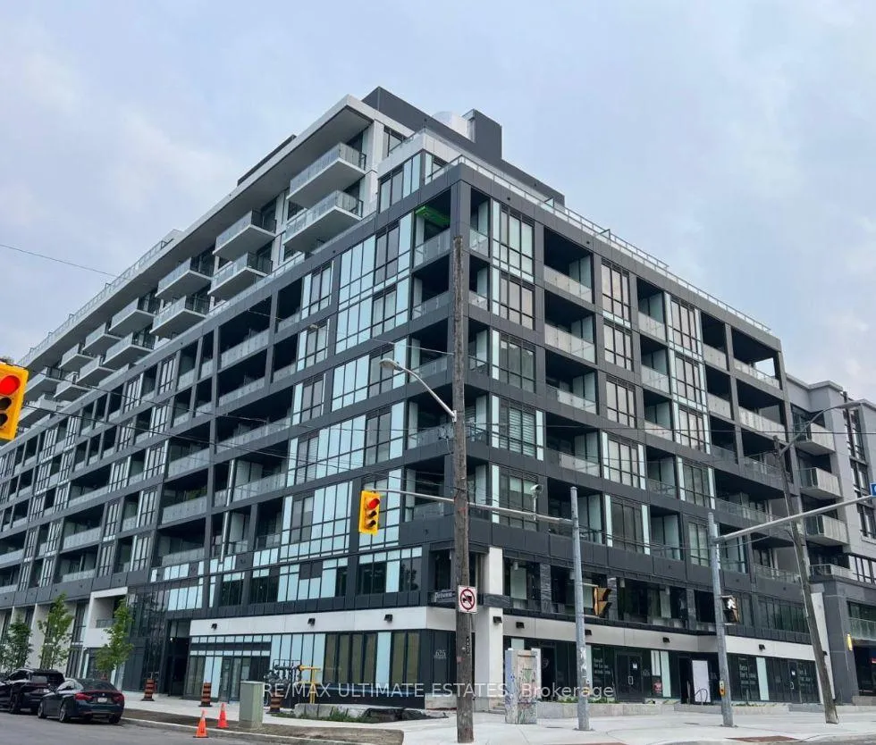 Front of Unit 1018, 6 Greenbriar Road