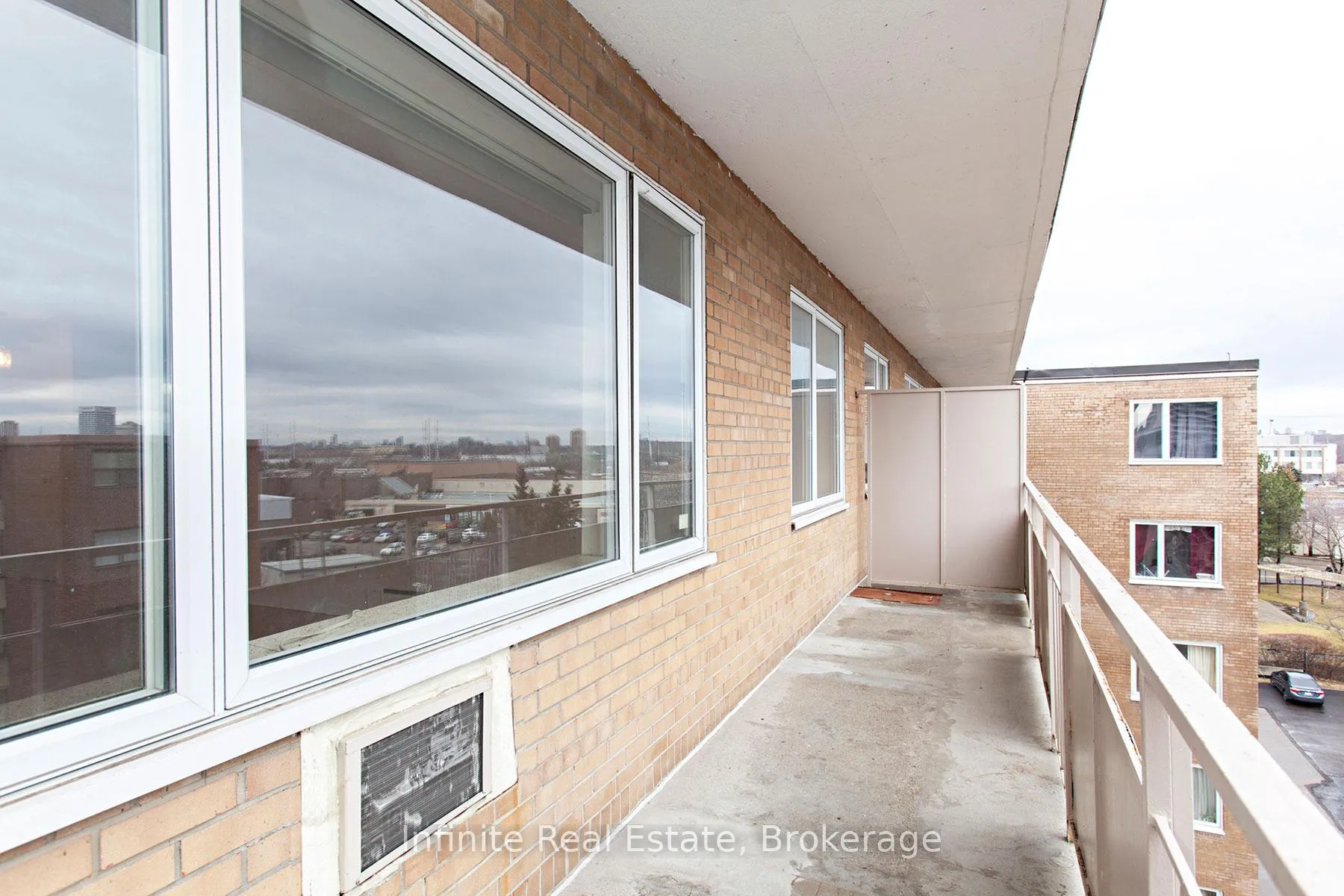 Photo 5 of Unit 502, 2 Grandstand Place, Toronto, Thorncliffe Park — HOMEH