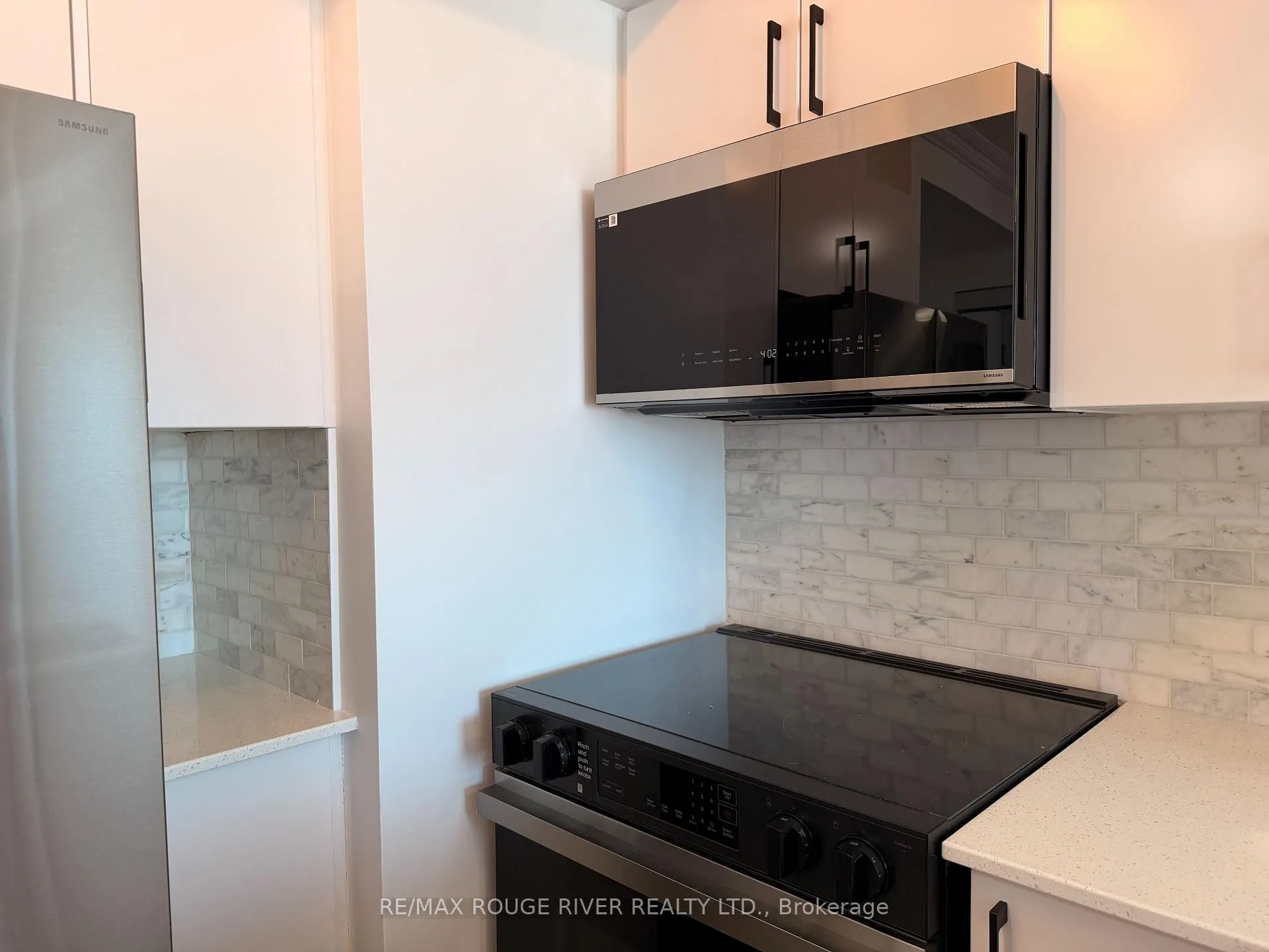 Photo 2 of Unit 507, 340 Watson Street W, Whitby, Port Whitby — HOMEH