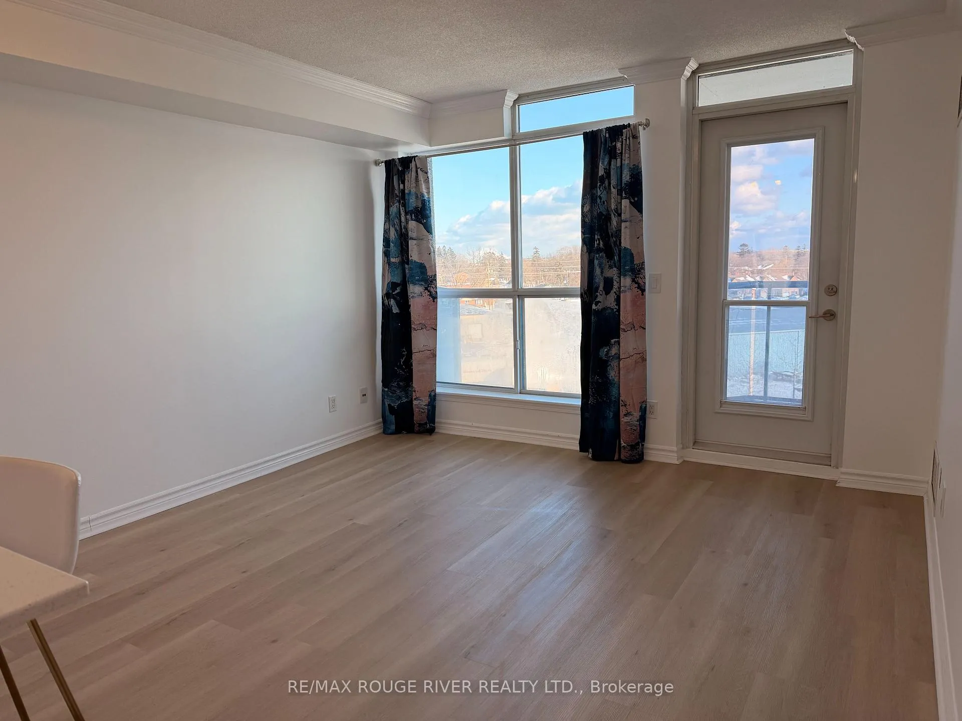 Photo 3 of Unit 507, 340 Watson Street W, Whitby, Port Whitby — HOMEH