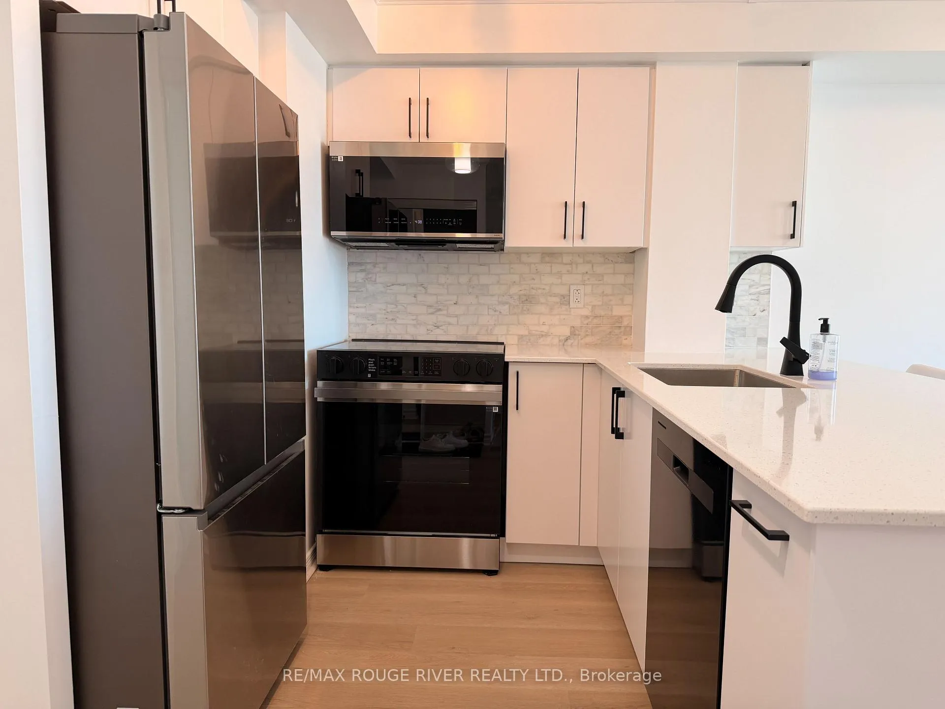 Photo 11 of Unit 507, 340 Watson Street W, Whitby, Port Whitby — HOMEH