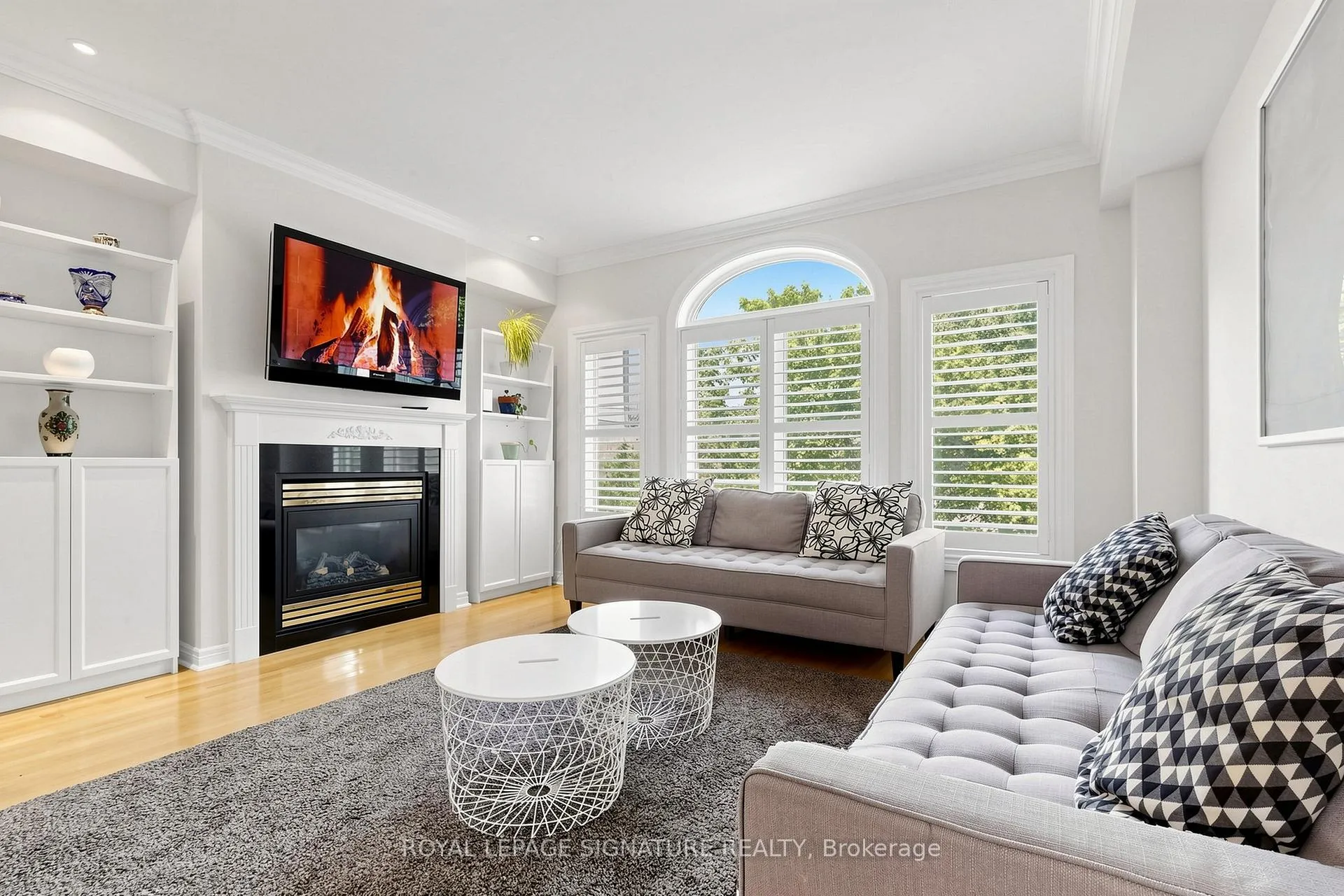 Photo 3 of 55 San Remo Terrace, Etobicoke, Mimico — HOMEH