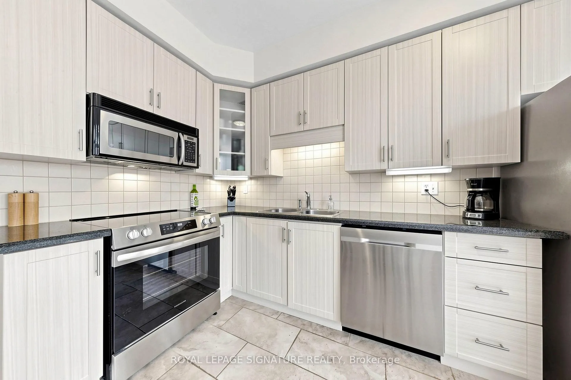 Photo 14 of 55 San Remo Terrace, Etobicoke, Mimico — HOMEH