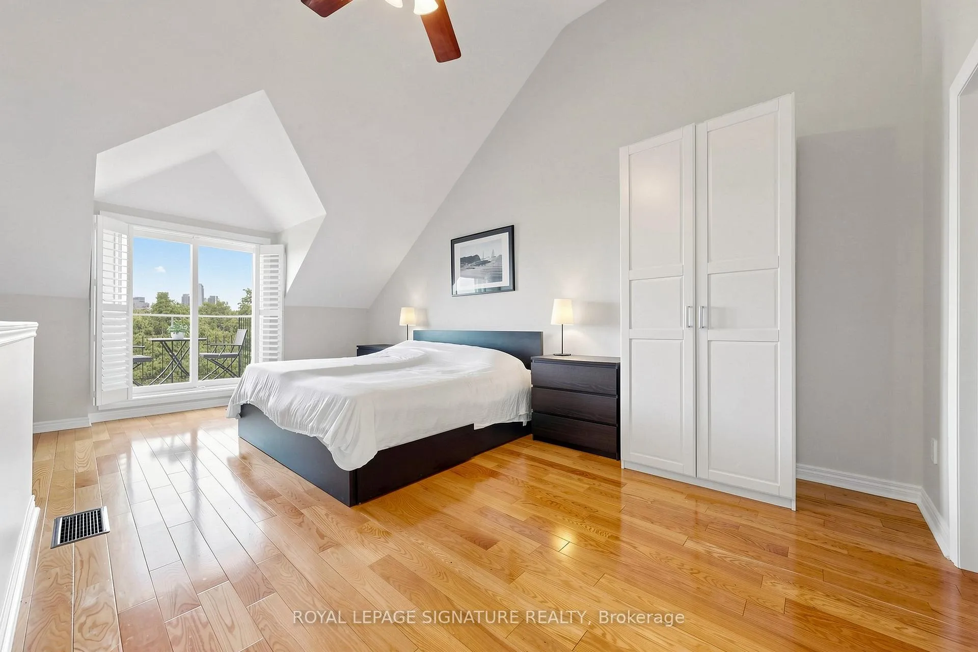 Photo 22 of 55 San Remo Terrace, Etobicoke, Mimico — HOMEH