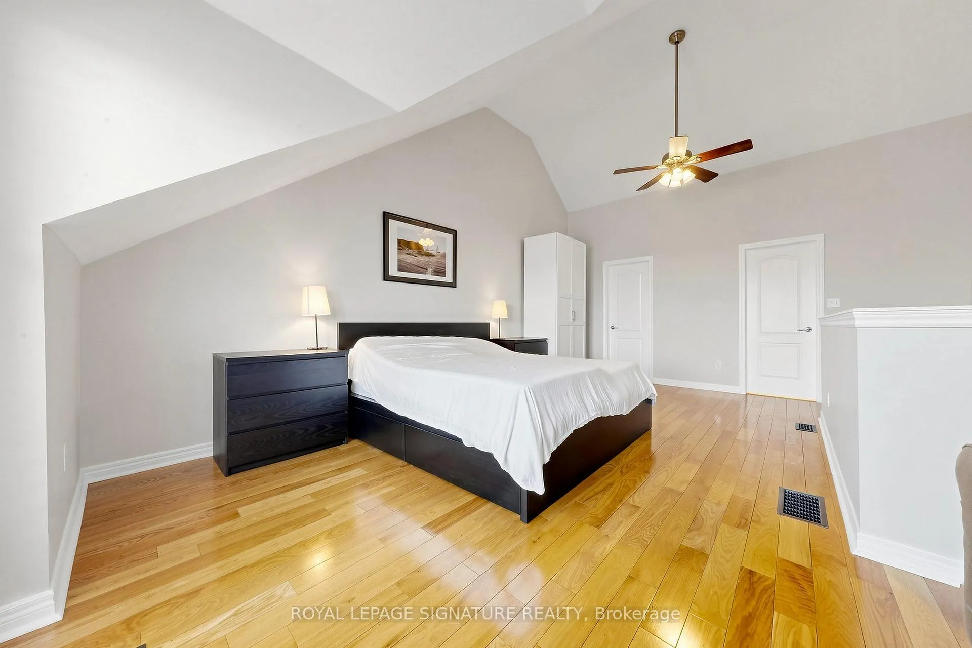 Photo 23 of 55 San Remo Terrace, Etobicoke, Mimico — HOMEH