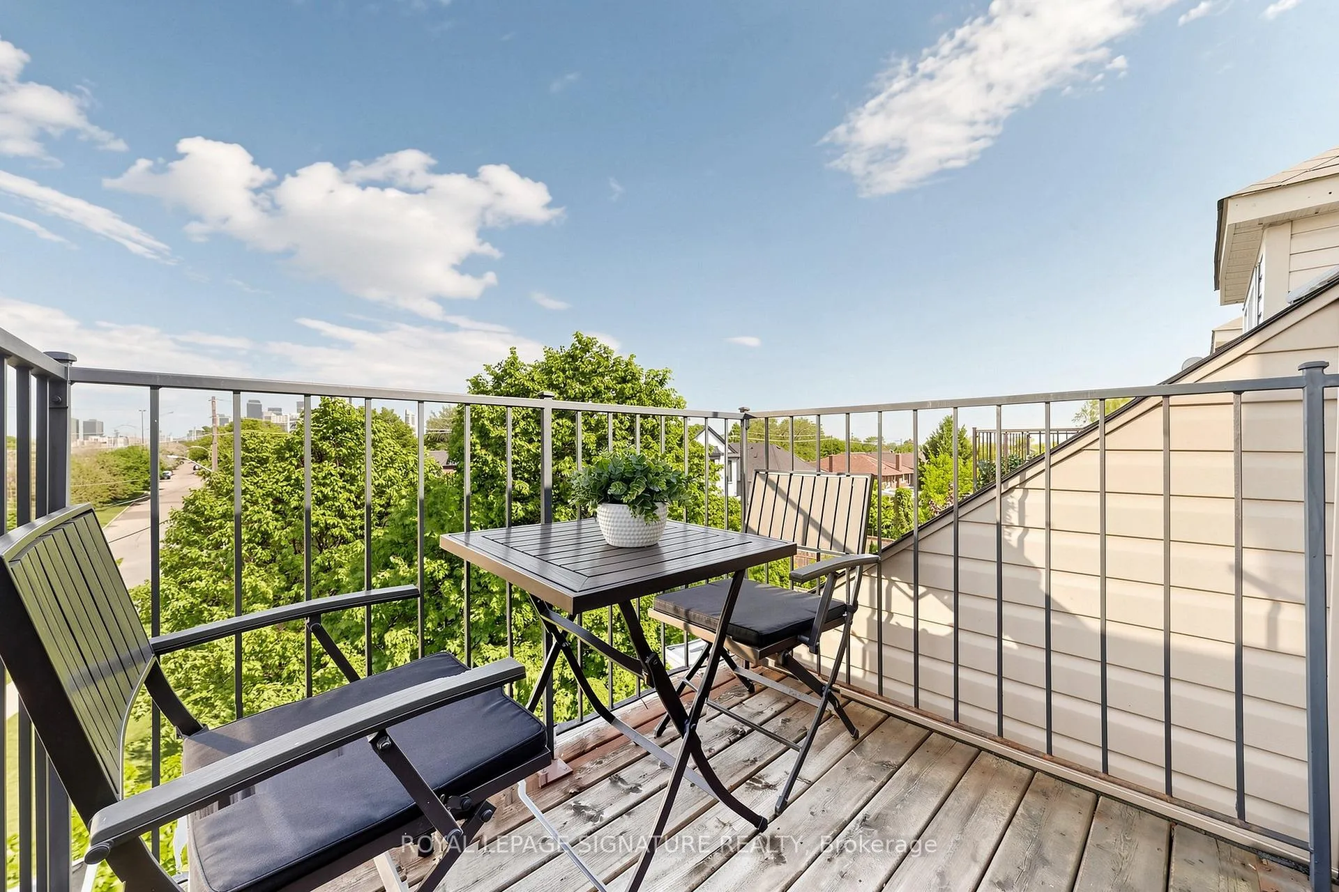 Photo 24 of 55 San Remo Terrace, Etobicoke, Mimico — HOMEH