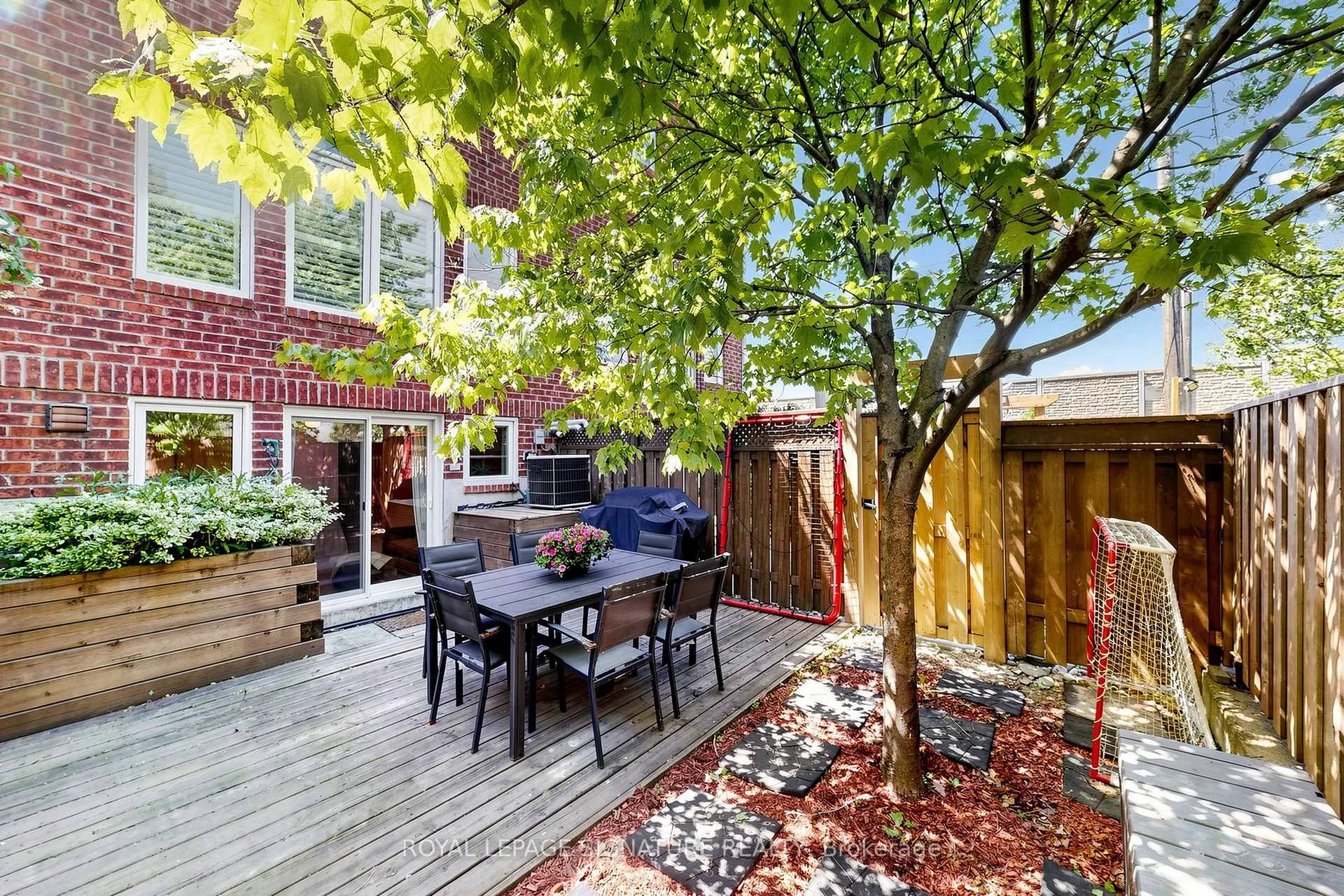 Photo 34 of 55 San Remo Terrace, Etobicoke, Mimico — HOMEH