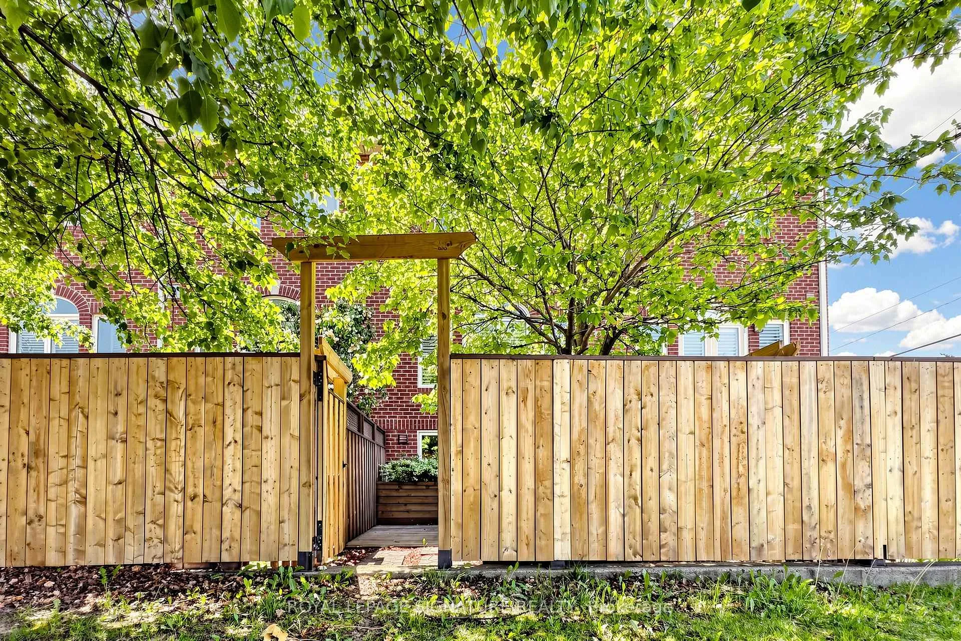 Photo 35 of 55 San Remo Terrace, Etobicoke, Mimico — HOMEH