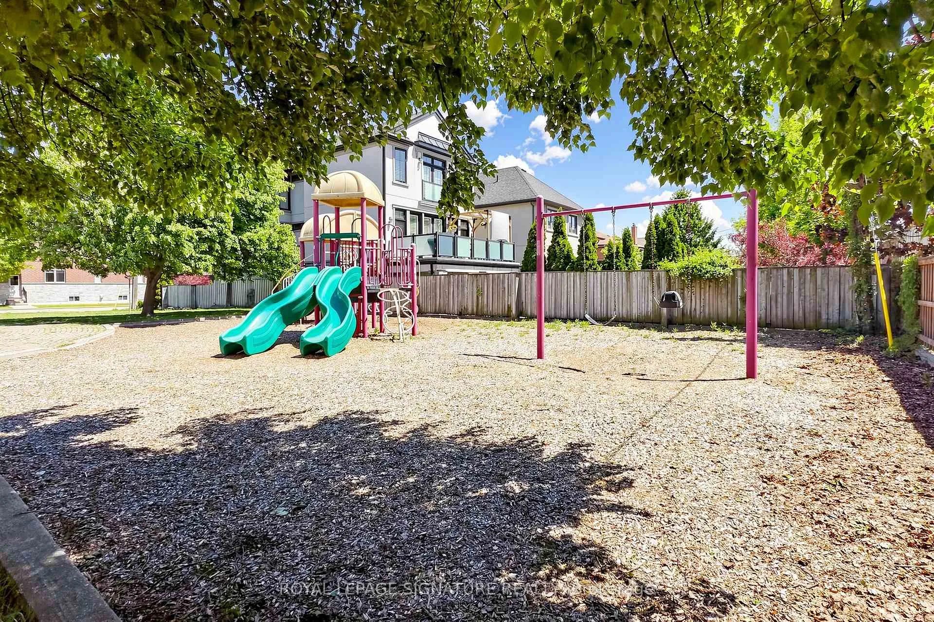 Photo 36 of 55 San Remo Terrace, Etobicoke, Mimico — HOMEH