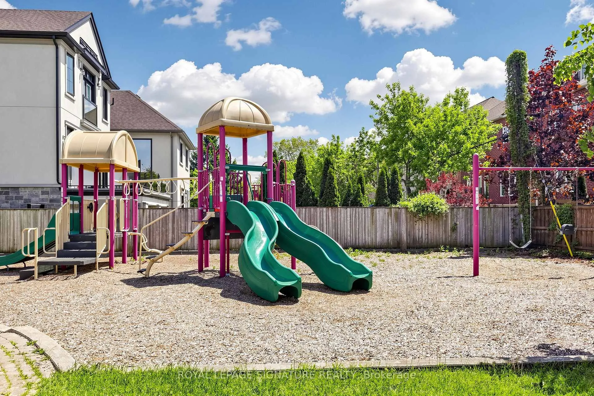 Photo 37 of 55 San Remo Terrace, Etobicoke, Mimico — HOMEH