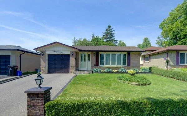 Photo 2 of 141 Hazelglen Drive, Kitchener, Victoria Hills — HOMEH