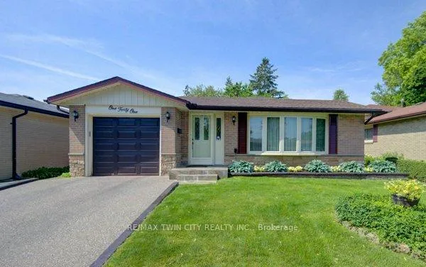 Photo 3 of 141 Hazelglen Drive, Kitchener, Victoria Hills — HOMEH