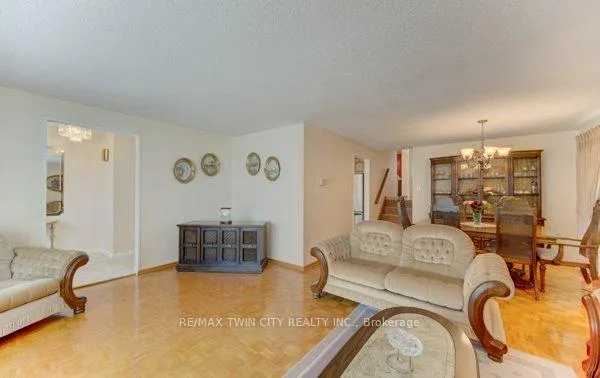 Photo 12 of 141 Hazelglen Drive, Kitchener, Victoria Hills — HOMEH