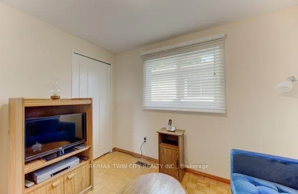 Photo 25 of 141 Hazelglen Drive, Kitchener, Victoria Hills — HOMEH