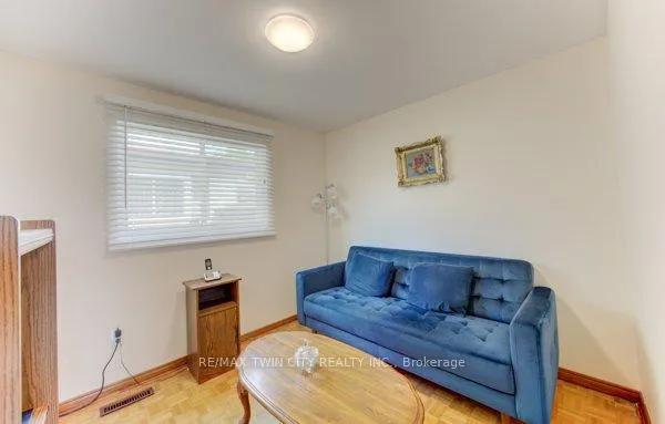 Photo 26 of 141 Hazelglen Drive, Kitchener, Victoria Hills — HOMEH