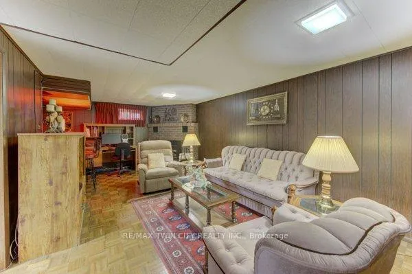 Photo 28 of 141 Hazelglen Drive, Kitchener, Victoria Hills — HOMEH