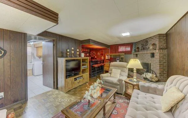 Photo 29 of 141 Hazelglen Drive, Kitchener, Victoria Hills — HOMEH