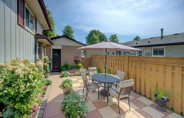 Photo 36 of 141 Hazelglen Drive, Kitchener, Victoria Hills — HOMEH
